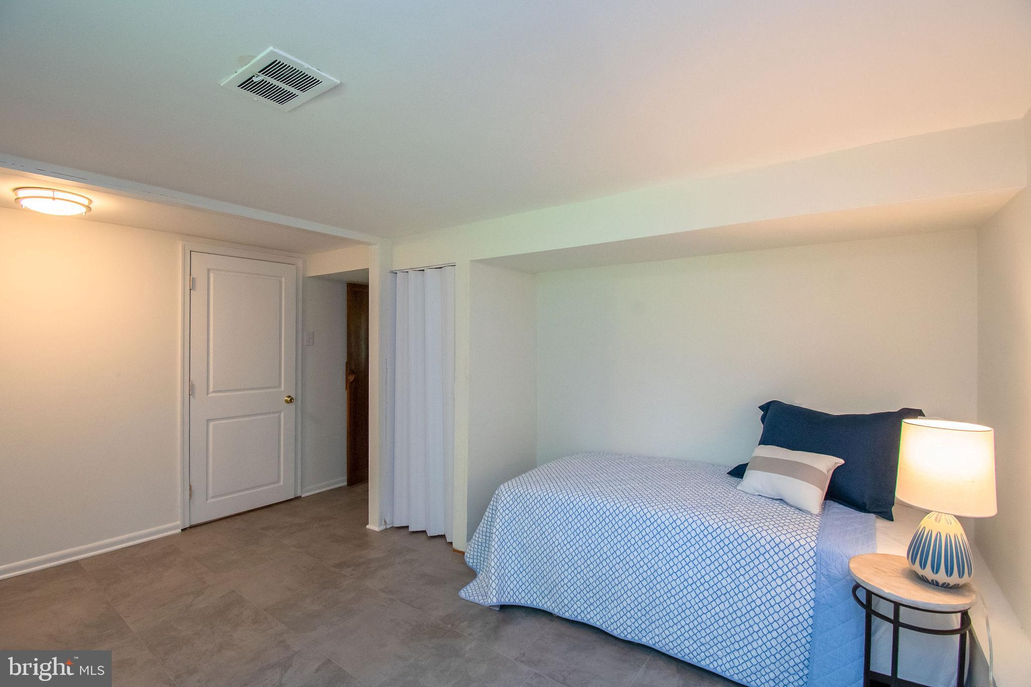 BURGUNDY HILLS - Residential