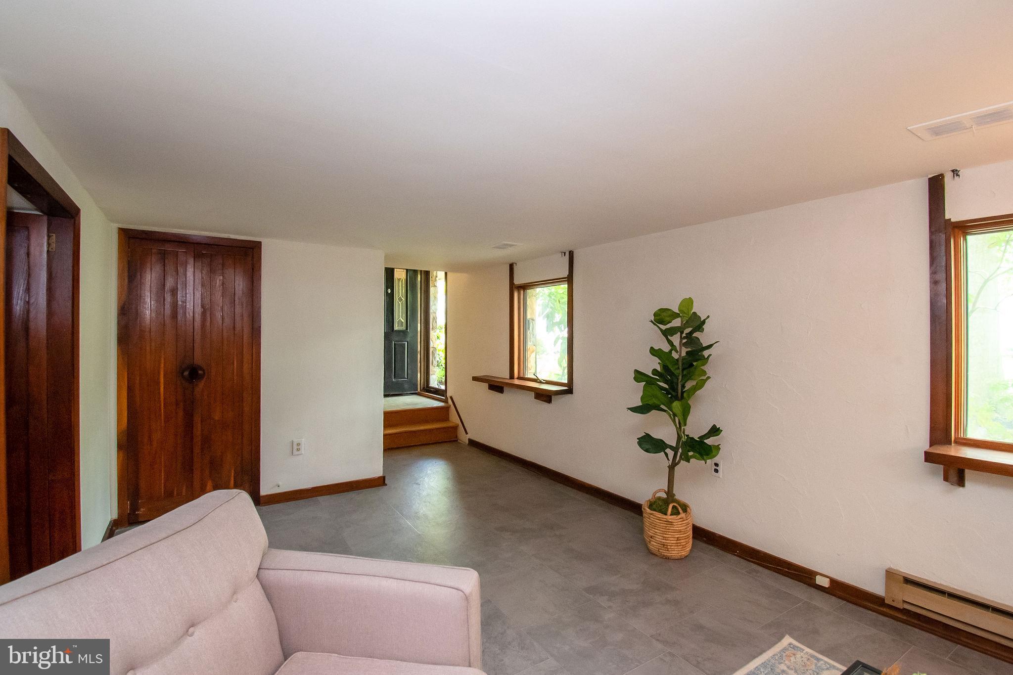 BURGUNDY HILLS - Residential