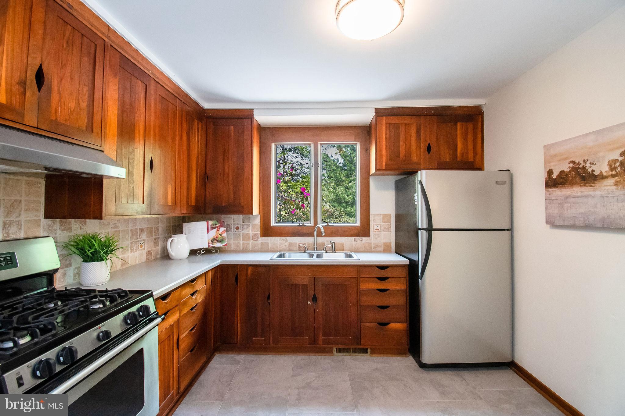 BURGUNDY HILLS - Residential