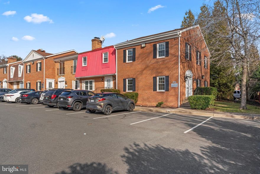 PRICE DROP : $3000/mo  for the whole unit, $2000/mo for upper level, $1500/ for half of lower level. 

This 3-floor corner office condominium comes with a lot of natural light, private entrance, and free on-site parking. The property features 5 offices, 2 restrooms, and a spacious basement. Easy access from Main Street makes this property ideal for Government Contractor, IT Companies, Home Health Care Service Providers, Financial Advisors and CPAs, Lawyers, Day Spas, Medical Spas and Mental Health Care Professionals and Wellness Coaches.

4025 Williamsburg Ct in Fairfax, VA, sits on Main Street with a daily traffic of 33,000 vehicles, offering unmatched visibility. It features free onsite parking, making it easily accessible. Just minutes from I-66 and I-495, it’s perfectly positioned for quick access to the wider region. Close to Fairfax County Circuit Court, Courthouse Plaza, and Pickett Shopping Centers.