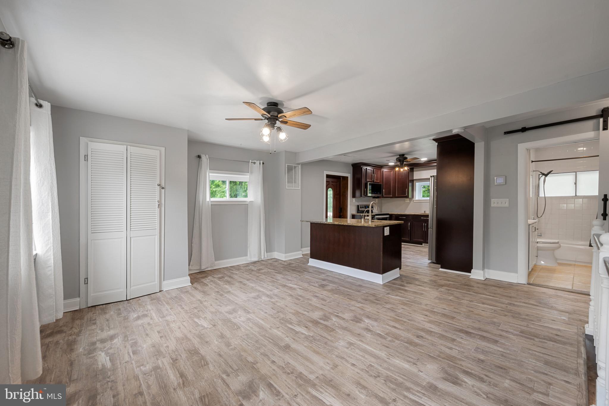 MIDDLE RIVER - Residential