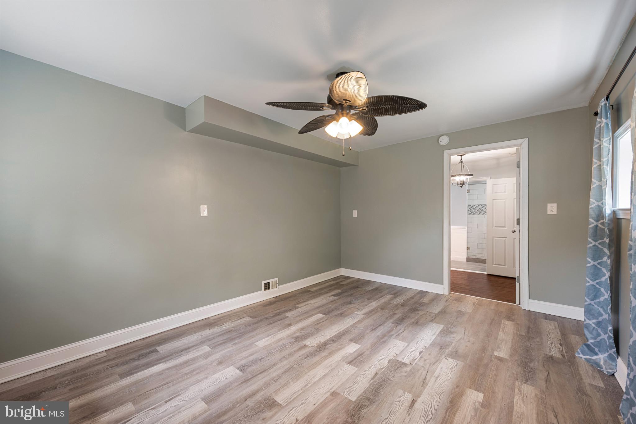 MIDDLE RIVER - Residential