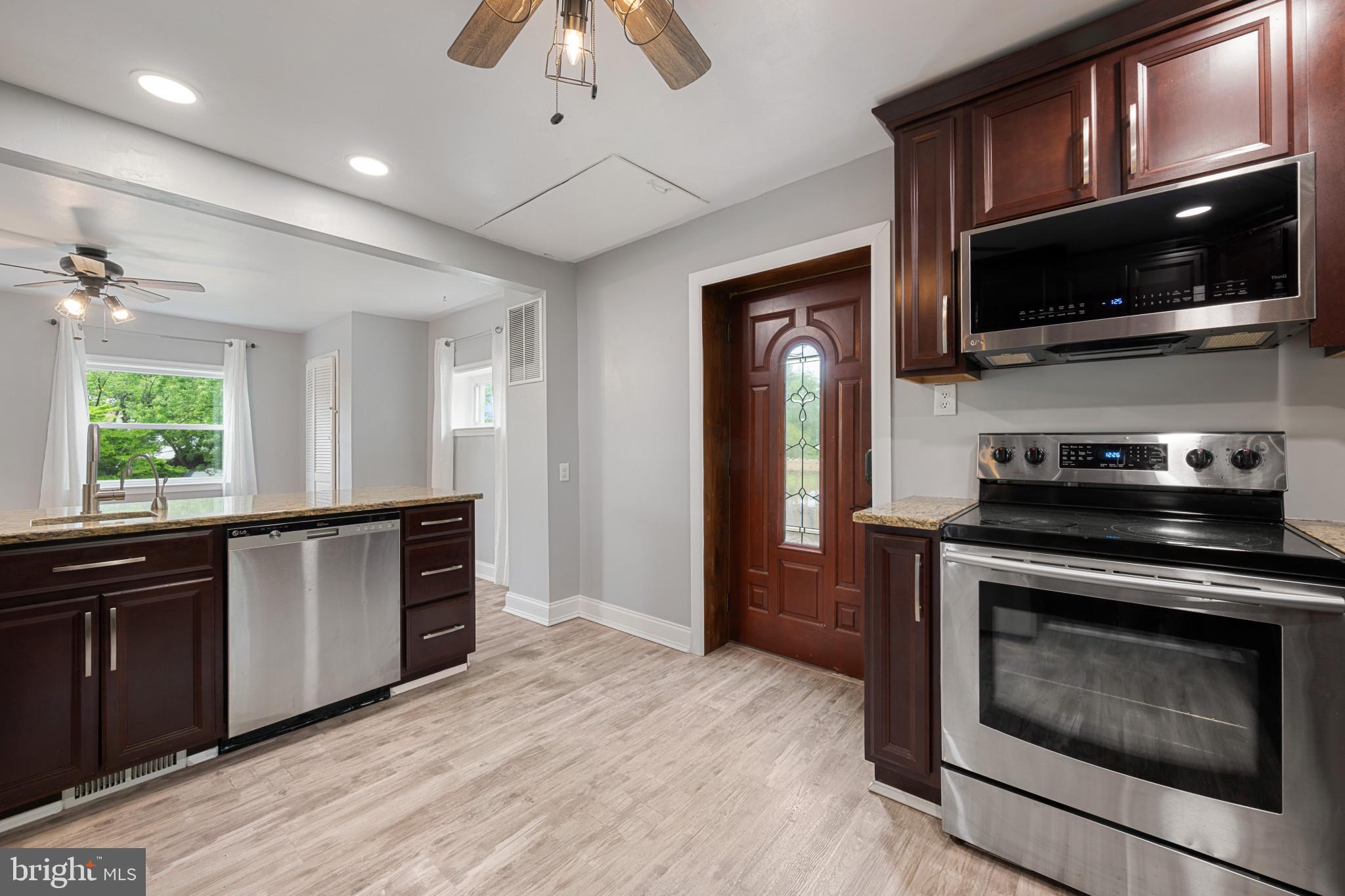 MIDDLE RIVER - Residential