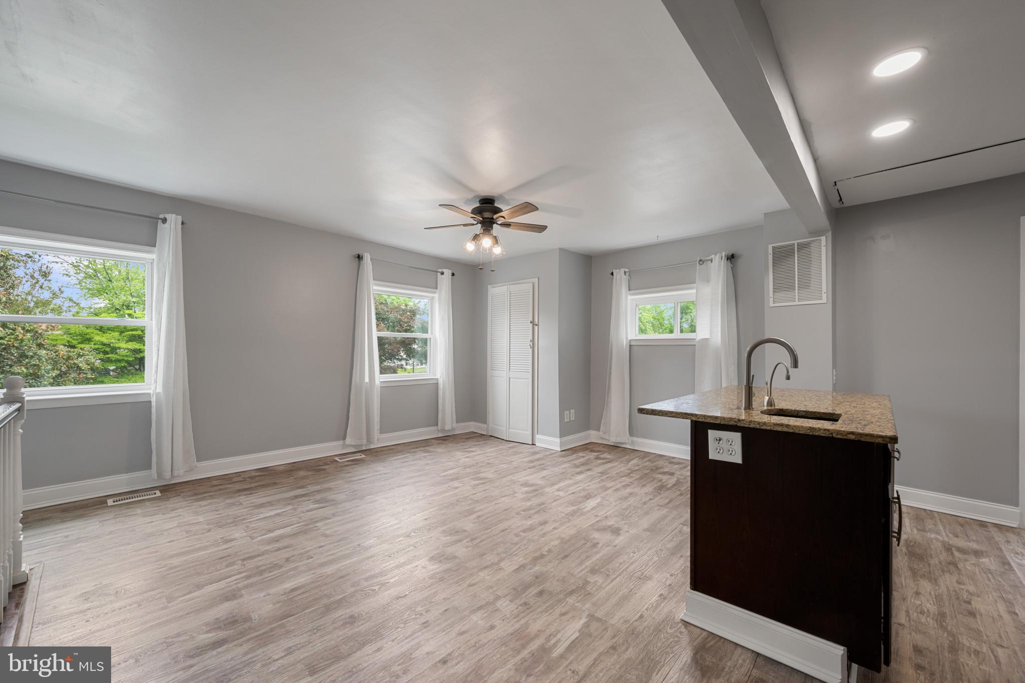 MIDDLE RIVER - Residential