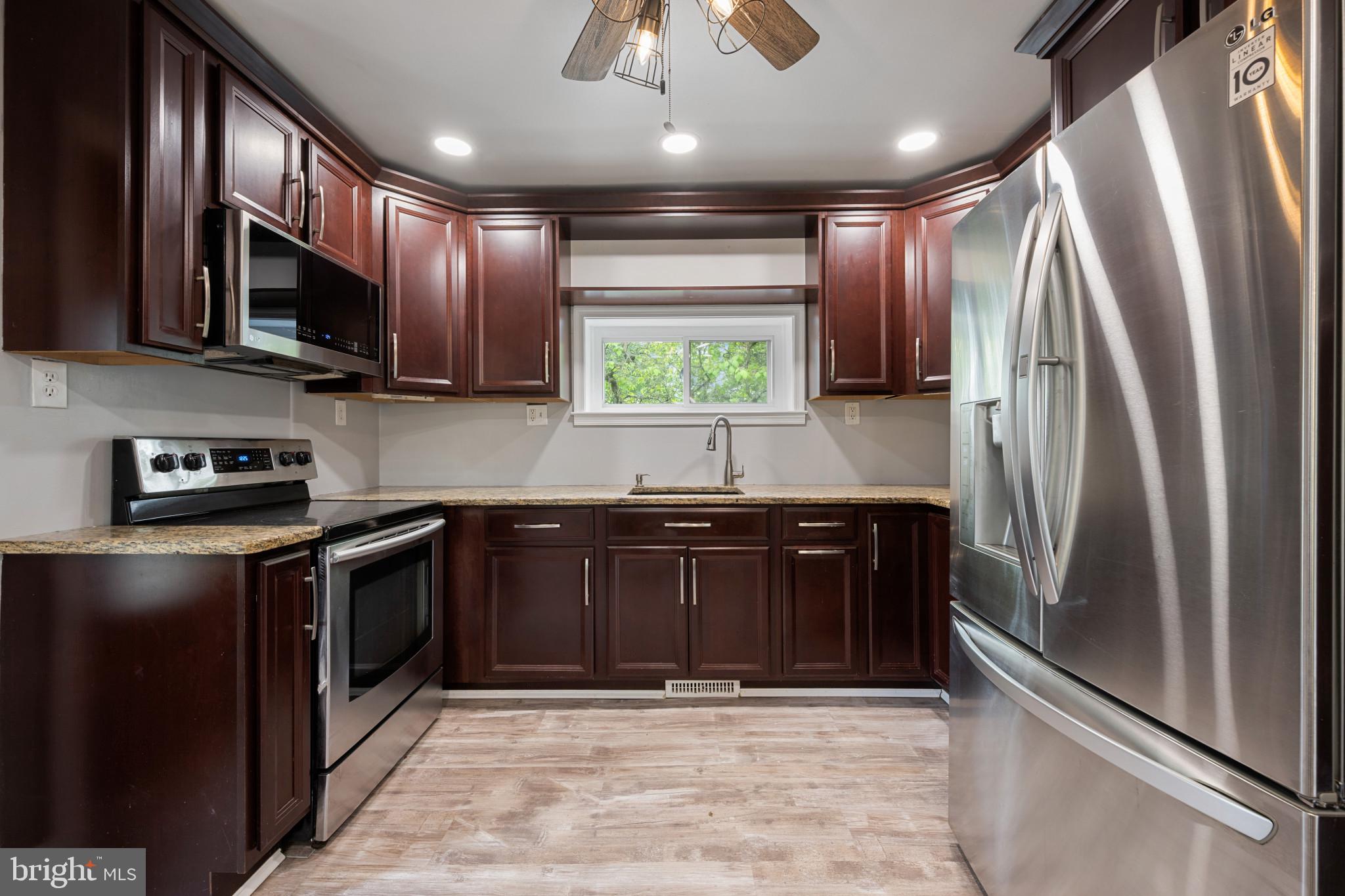 MIDDLE RIVER - Residential