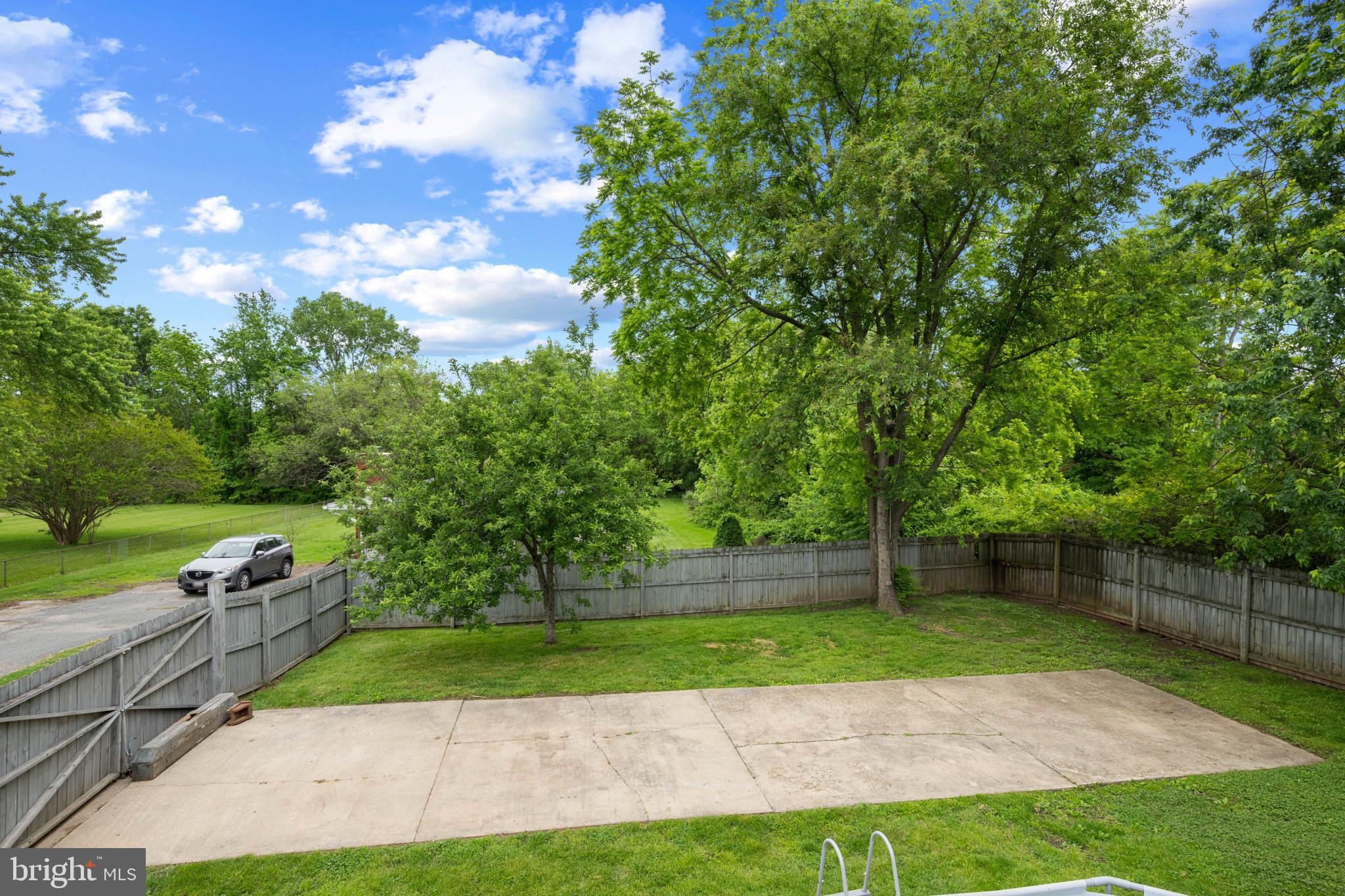 MIDDLE RIVER - Residential
