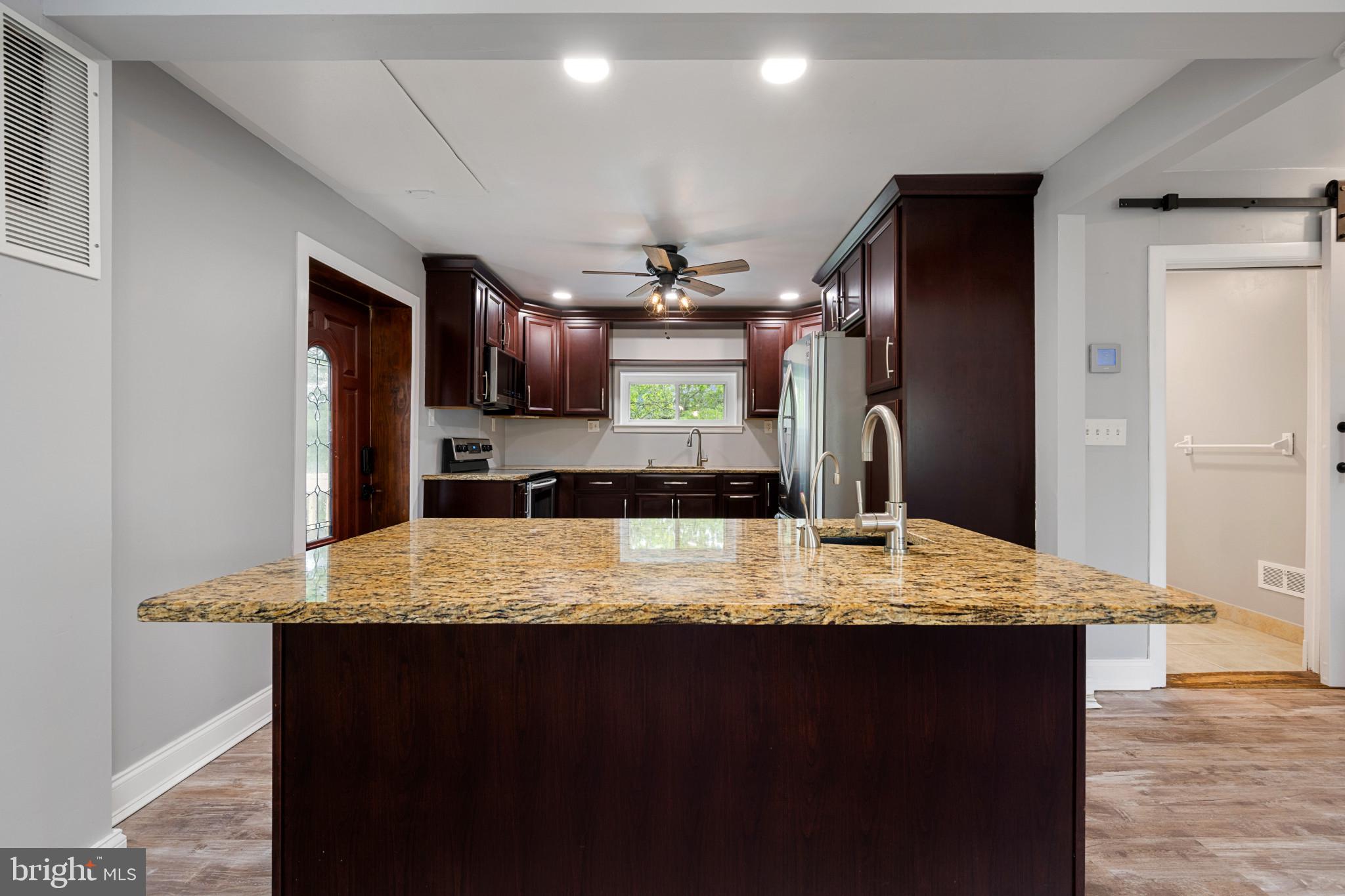 MIDDLE RIVER - Residential