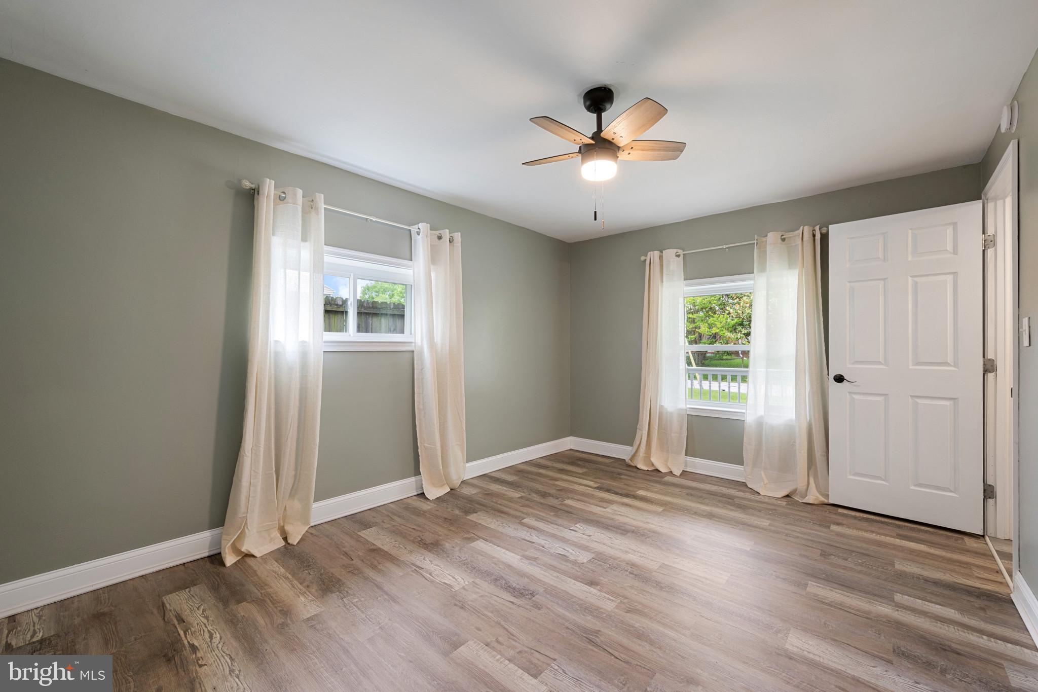 MIDDLE RIVER - Residential