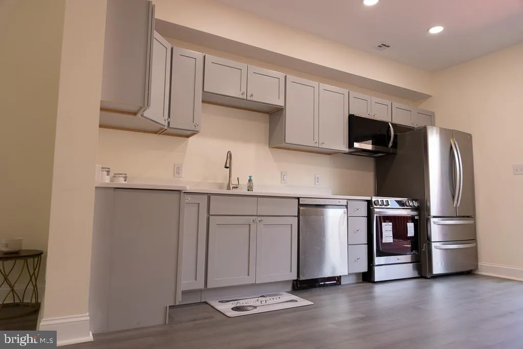 Wilmington, Delaware 19801, United States, 3 Bedrooms Bedrooms, ,2 BathroomsBathrooms,Residential,Active,89291