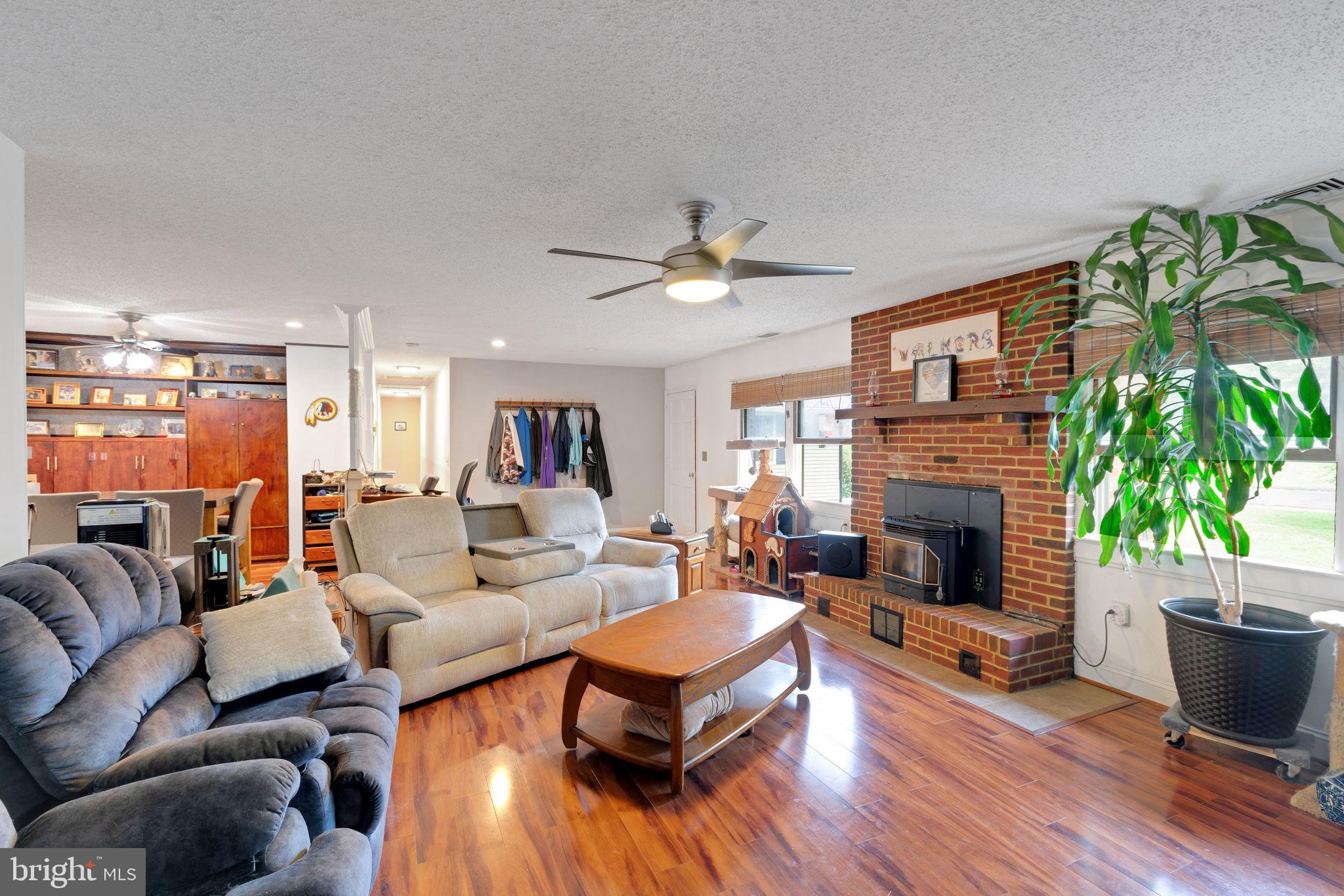 1218 PINE AVENUE
