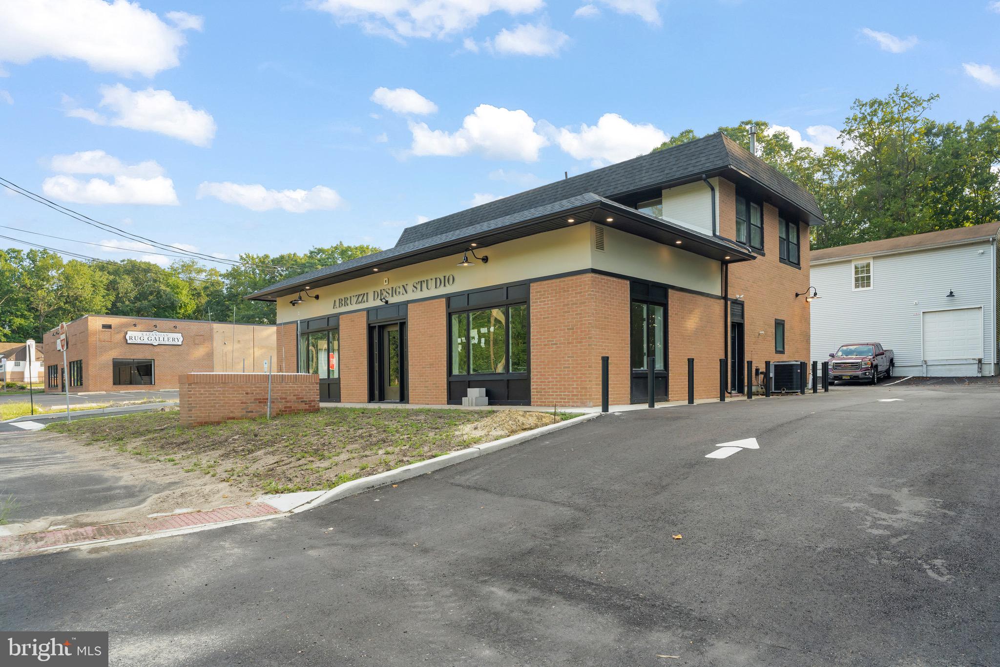 138 S LAKEVIEW DRIVE