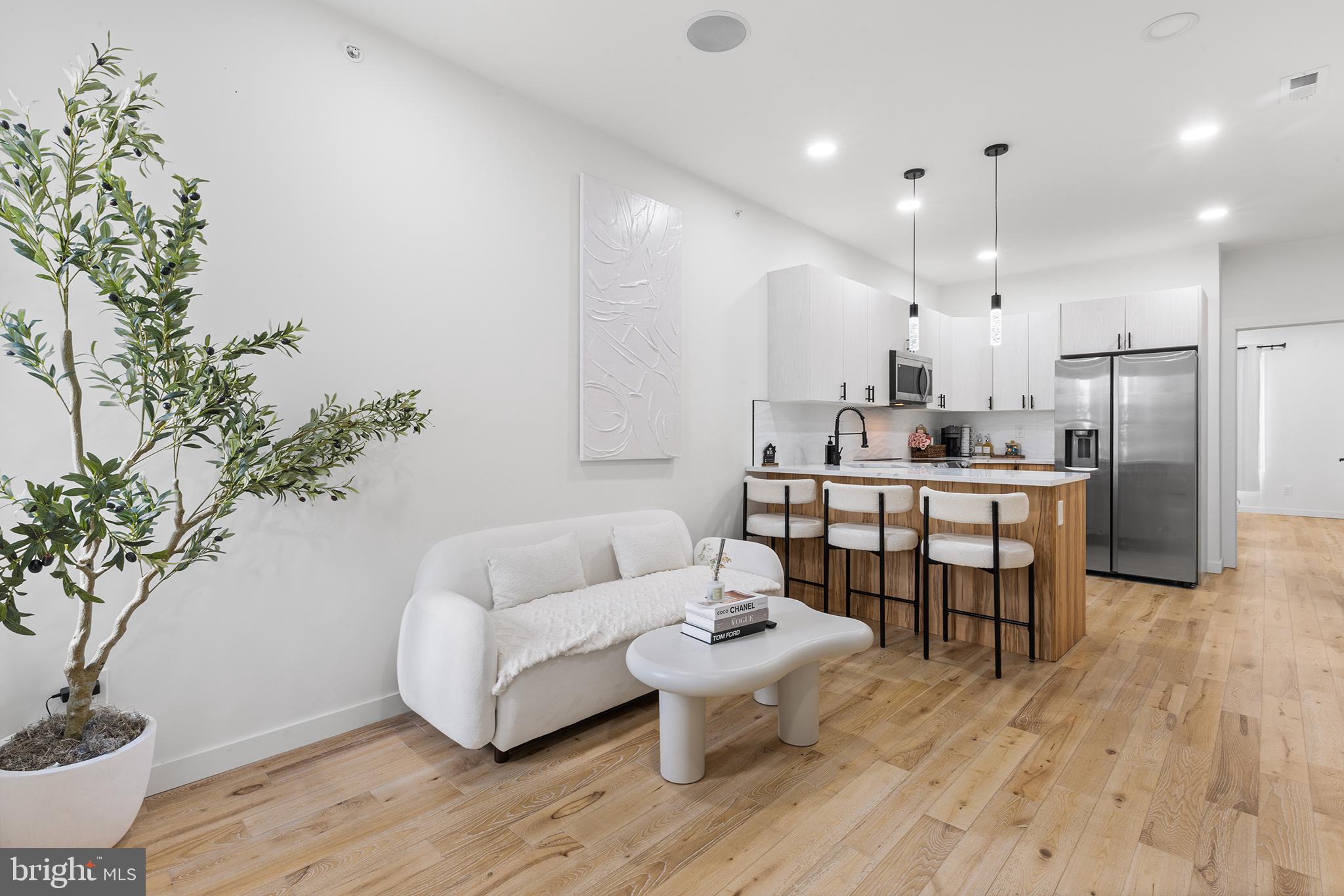 UNIVERSITY CITY - Residential Lease