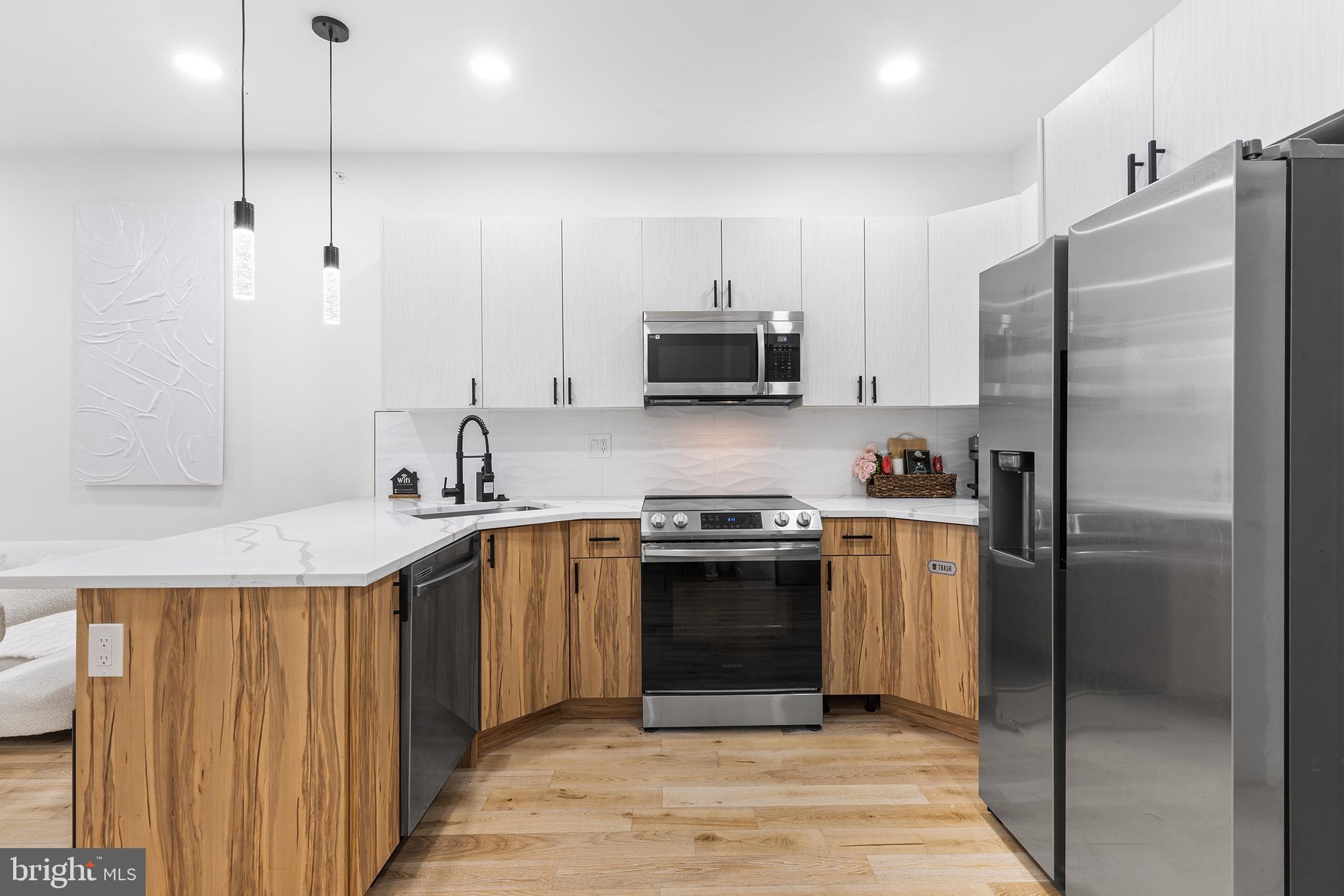 UNIVERSITY CITY - Residential Lease