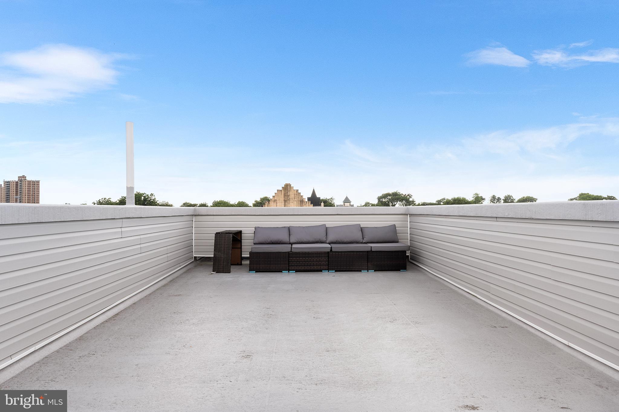 UNIVERSITY CITY - Residential Lease