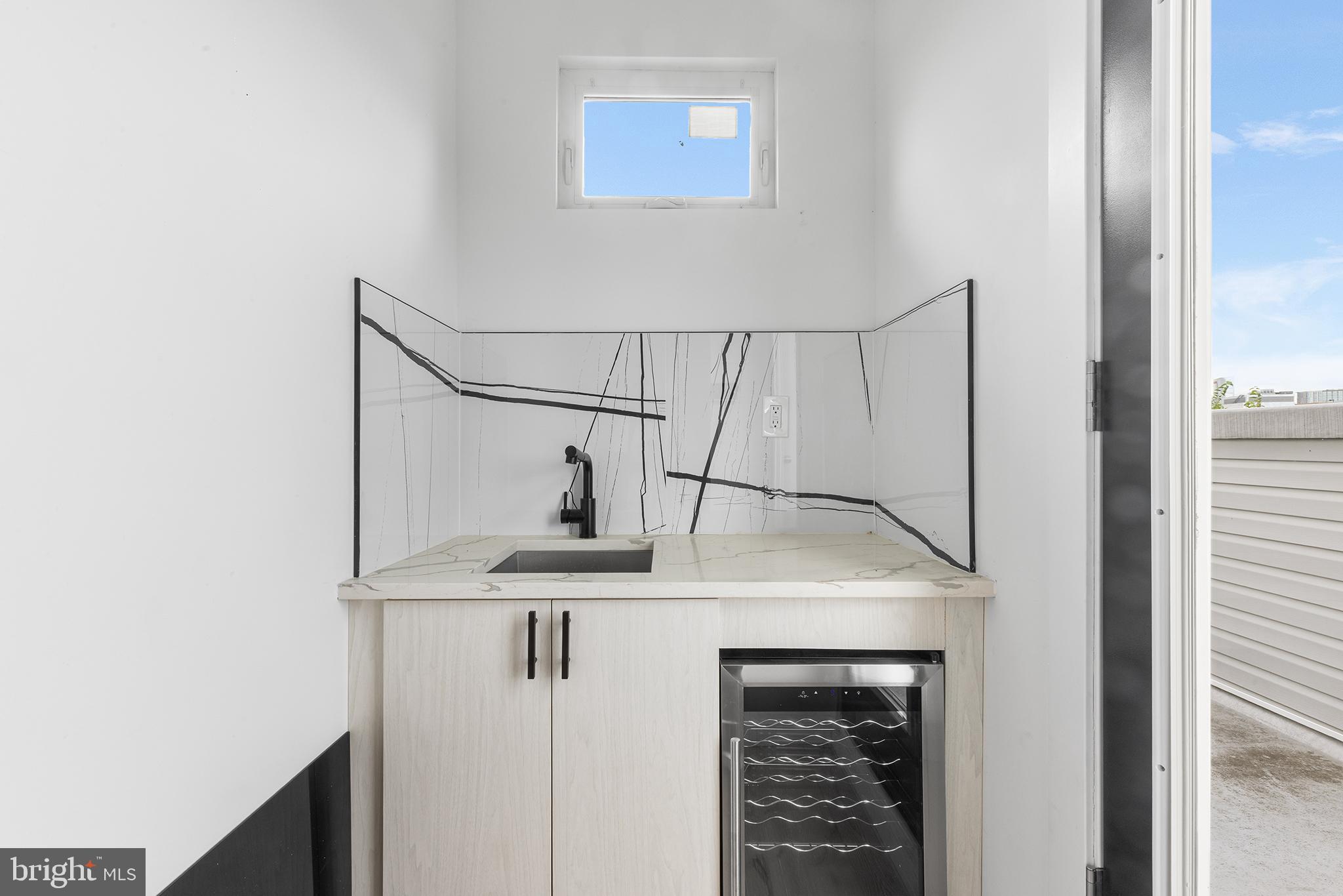 UNIVERSITY CITY - Residential Lease