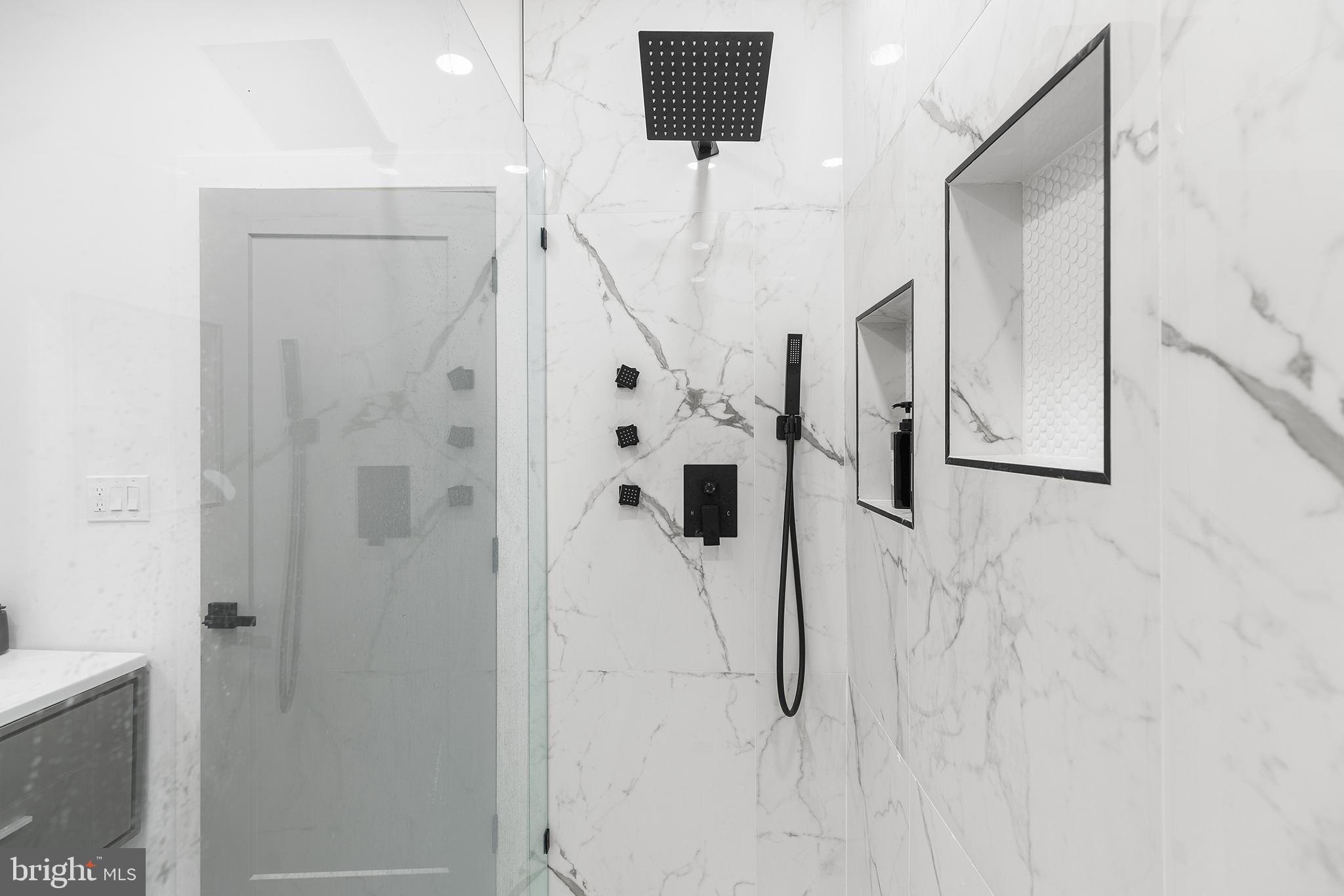 UNIVERSITY CITY - Residential Lease