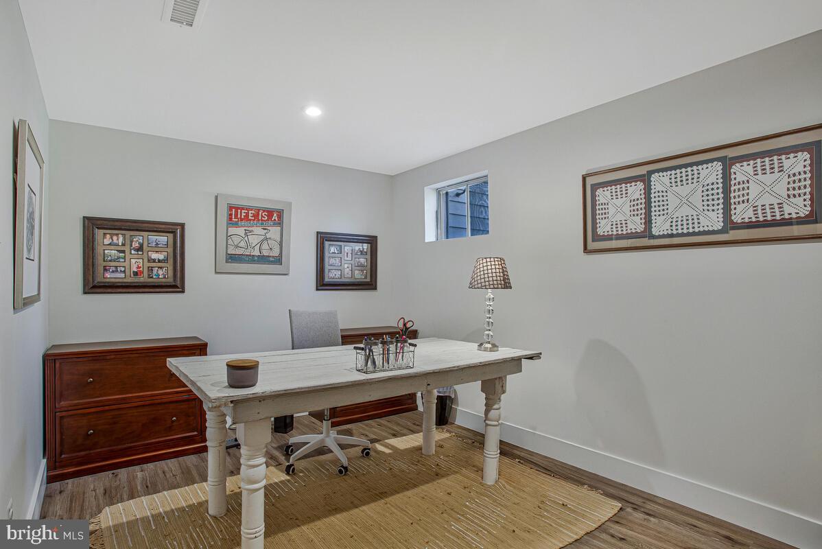 LAKEWOOD - Residential