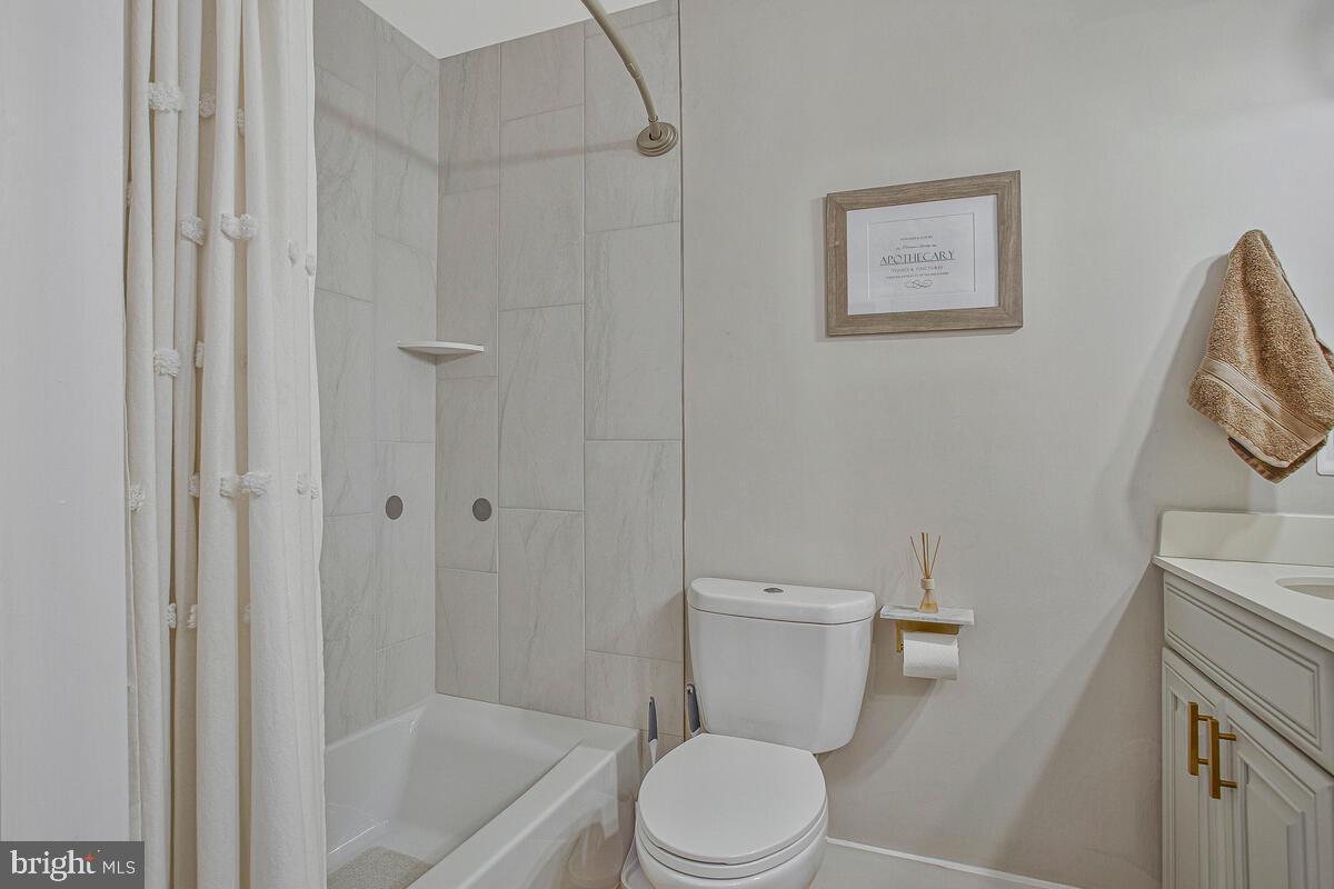 LAKEWOOD - Residential