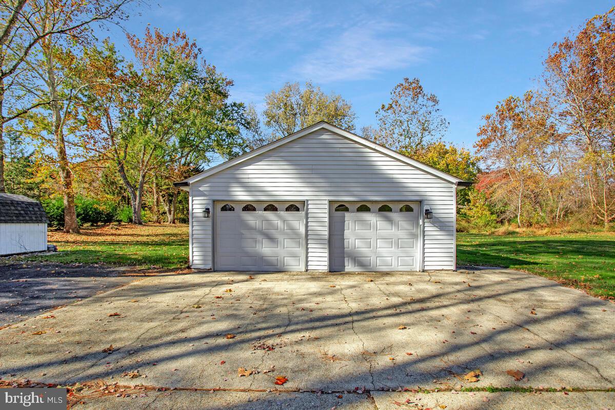 LAKEWOOD - Residential