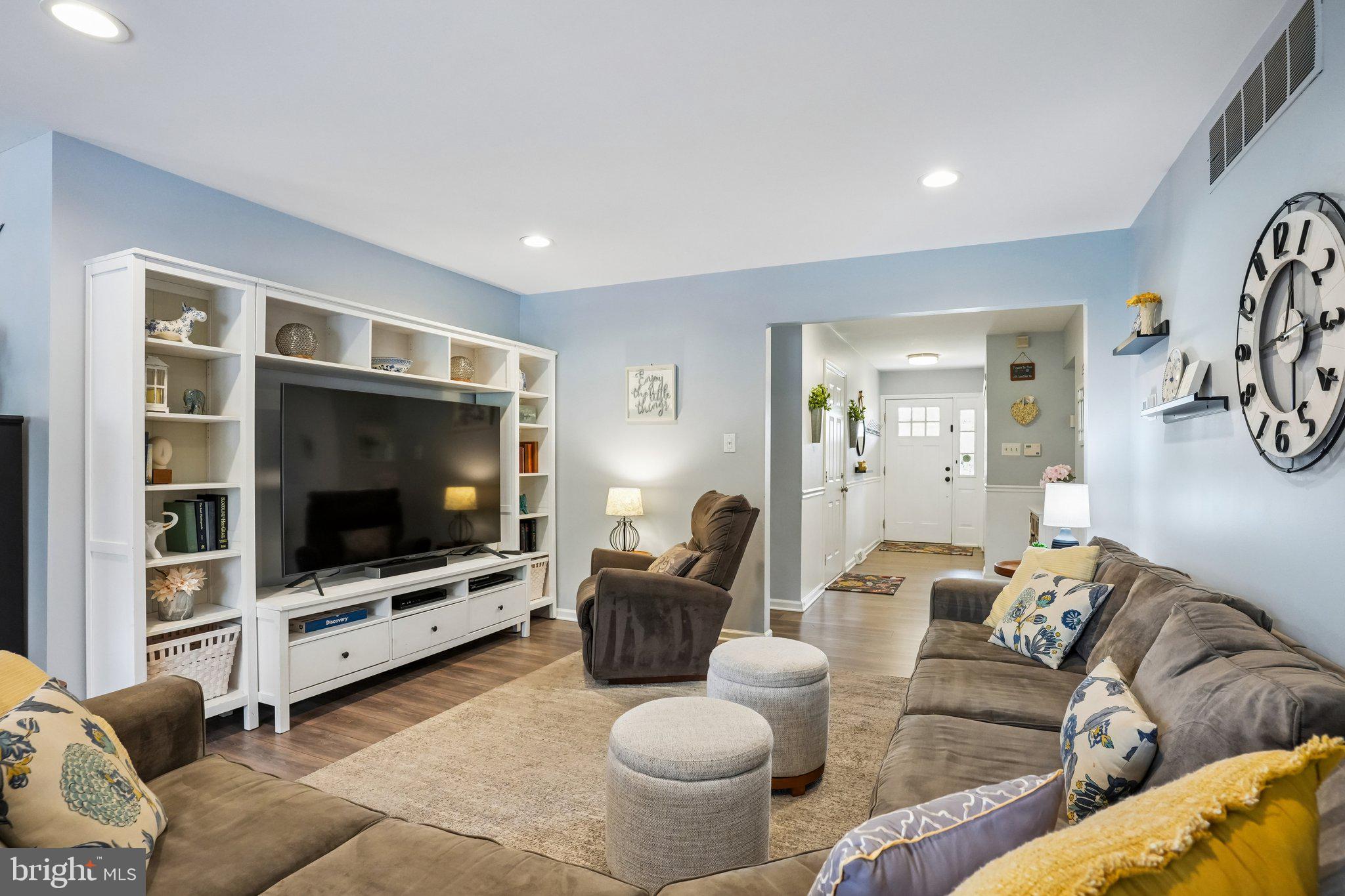 905 BRIDGEBORO STREET