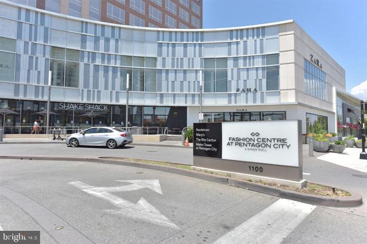 RIDGE HOUSE CONDOMINIUM - Residential