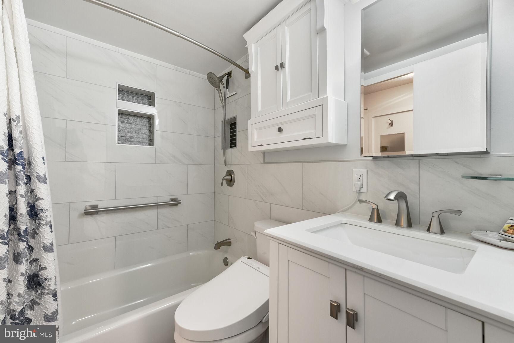 RIDGE HOUSE CONDOMINIUM - Residential