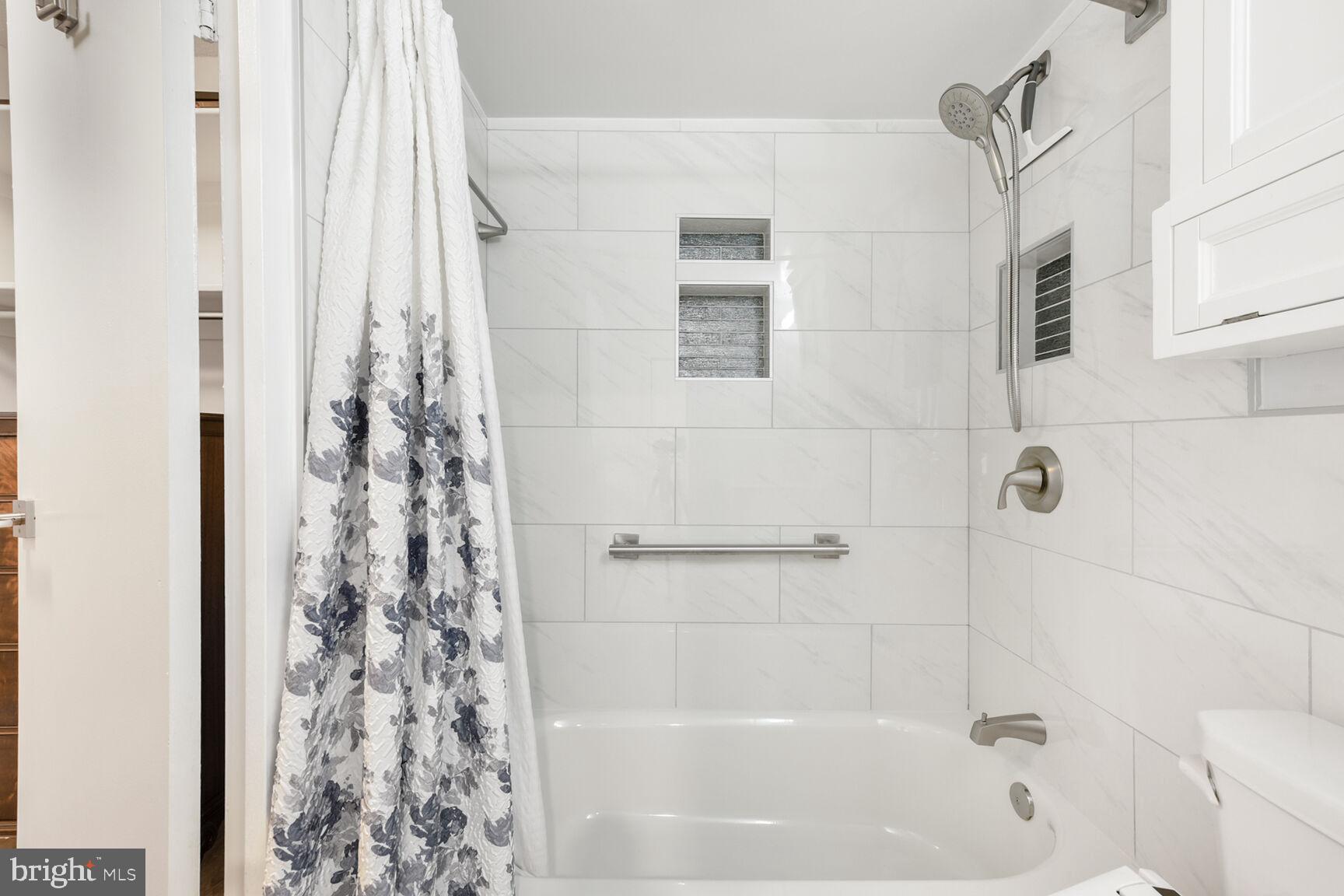 RIDGE HOUSE CONDOMINIUM - Residential