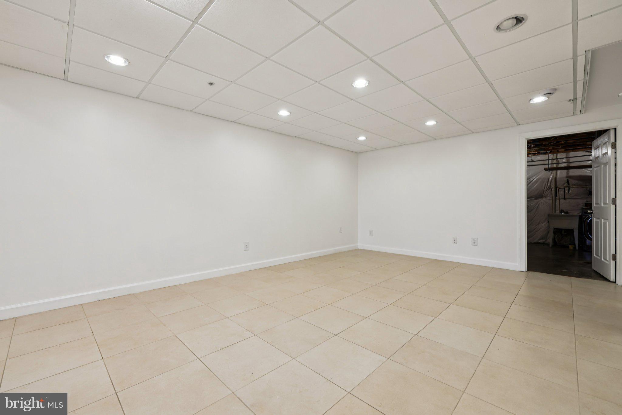 REISTERSTOWN VILLAGE - Residential