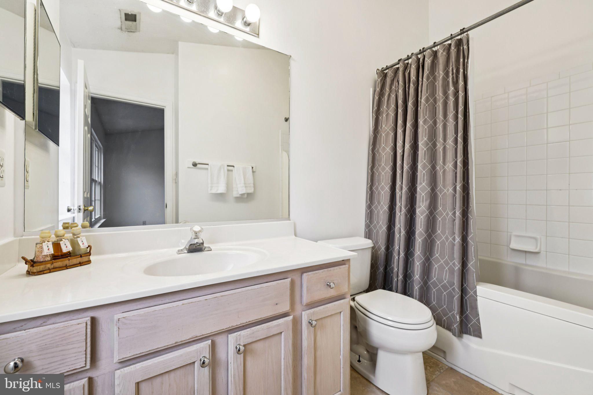 REISTERSTOWN VILLAGE - Residential