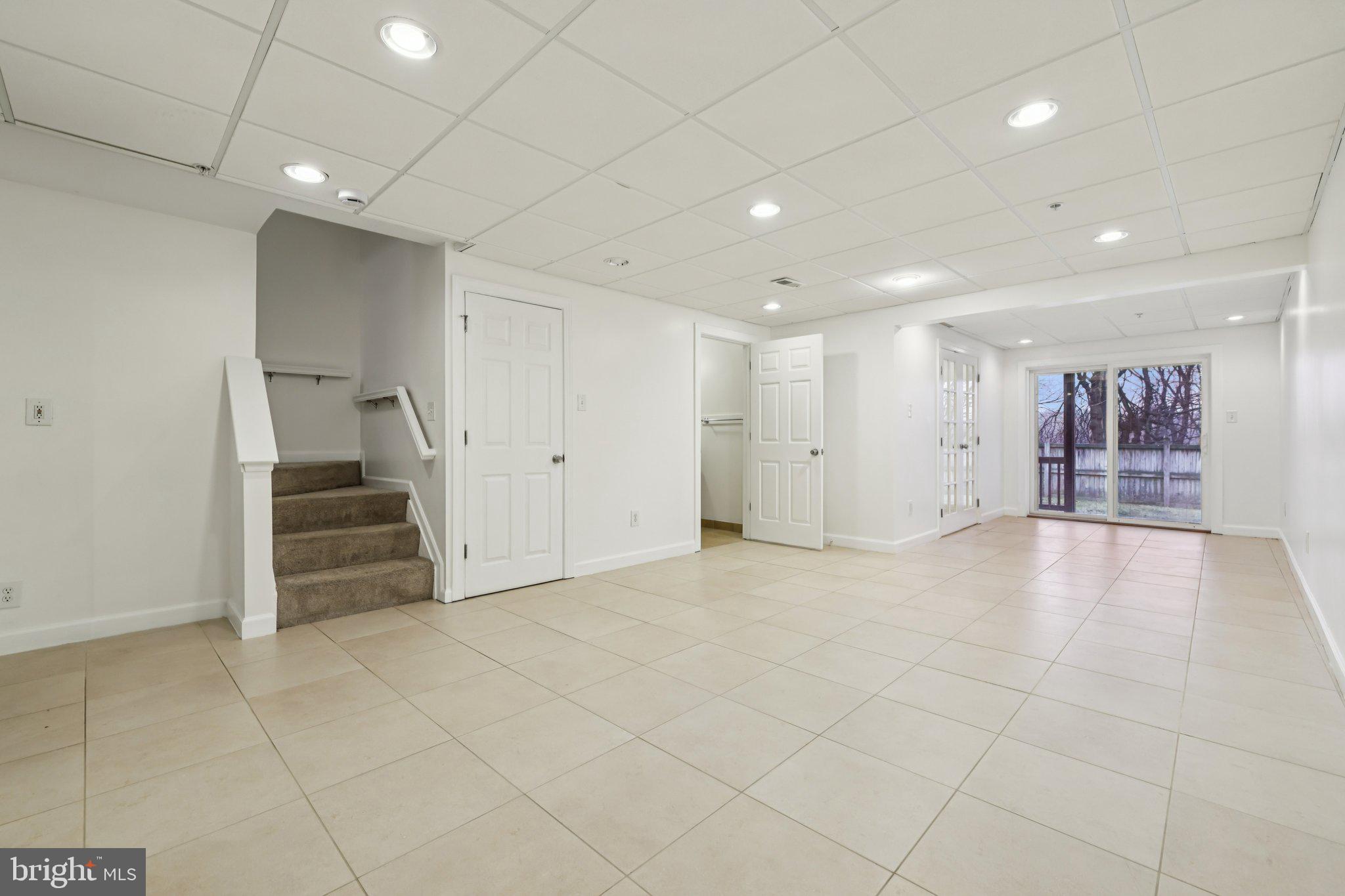 REISTERSTOWN VILLAGE - Residential