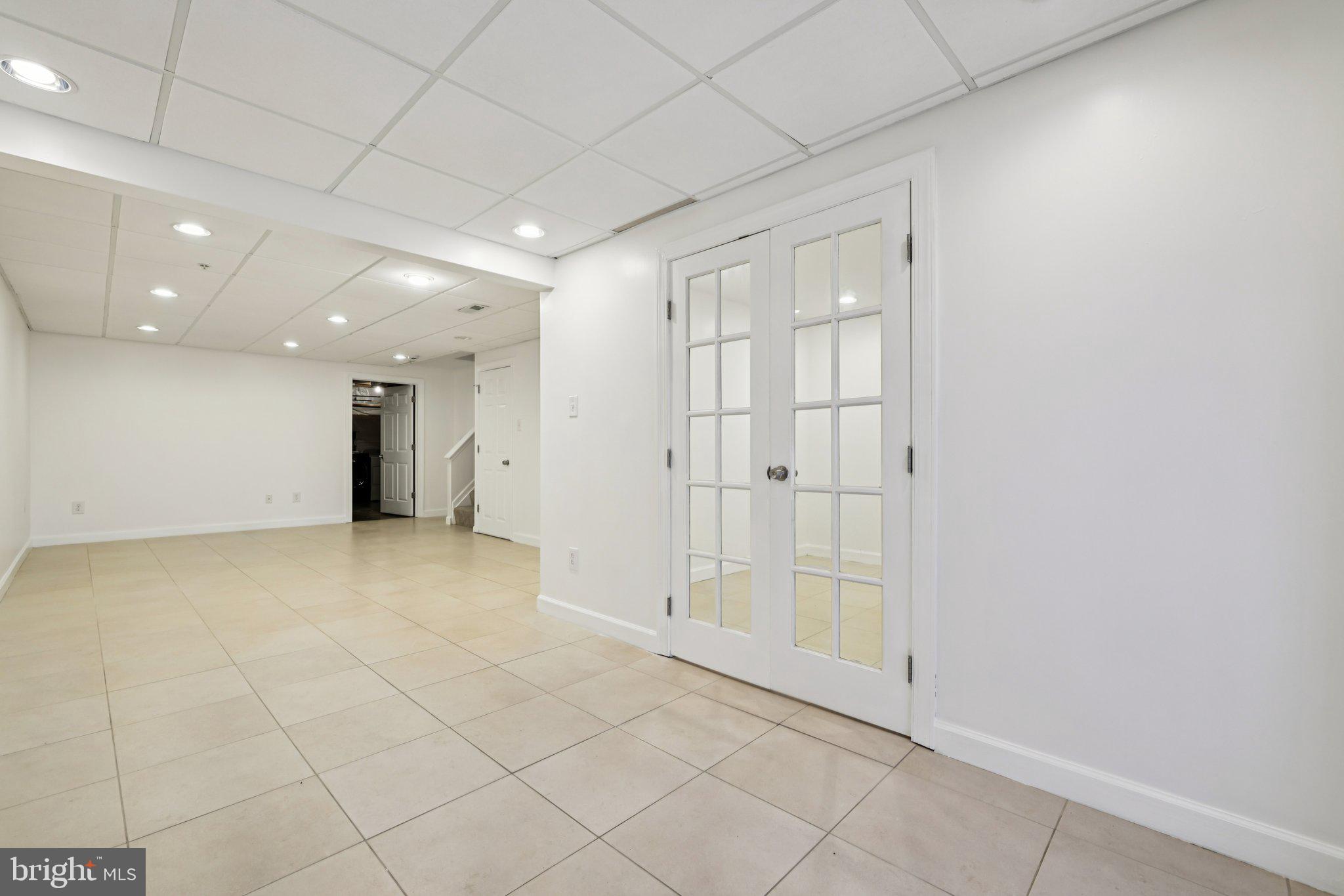 REISTERSTOWN VILLAGE - Residential