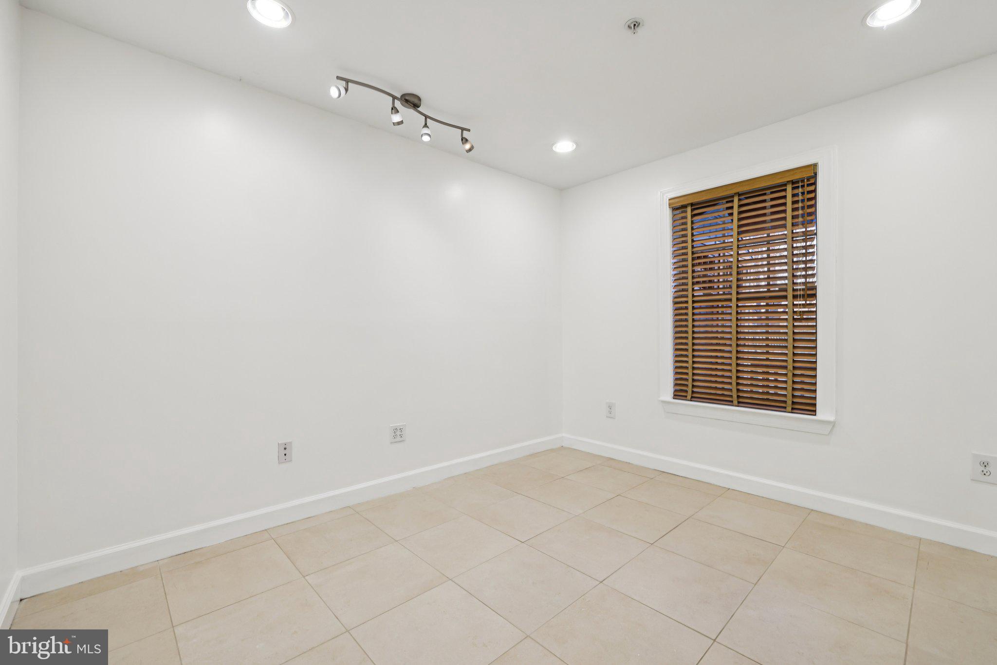 REISTERSTOWN VILLAGE - Residential