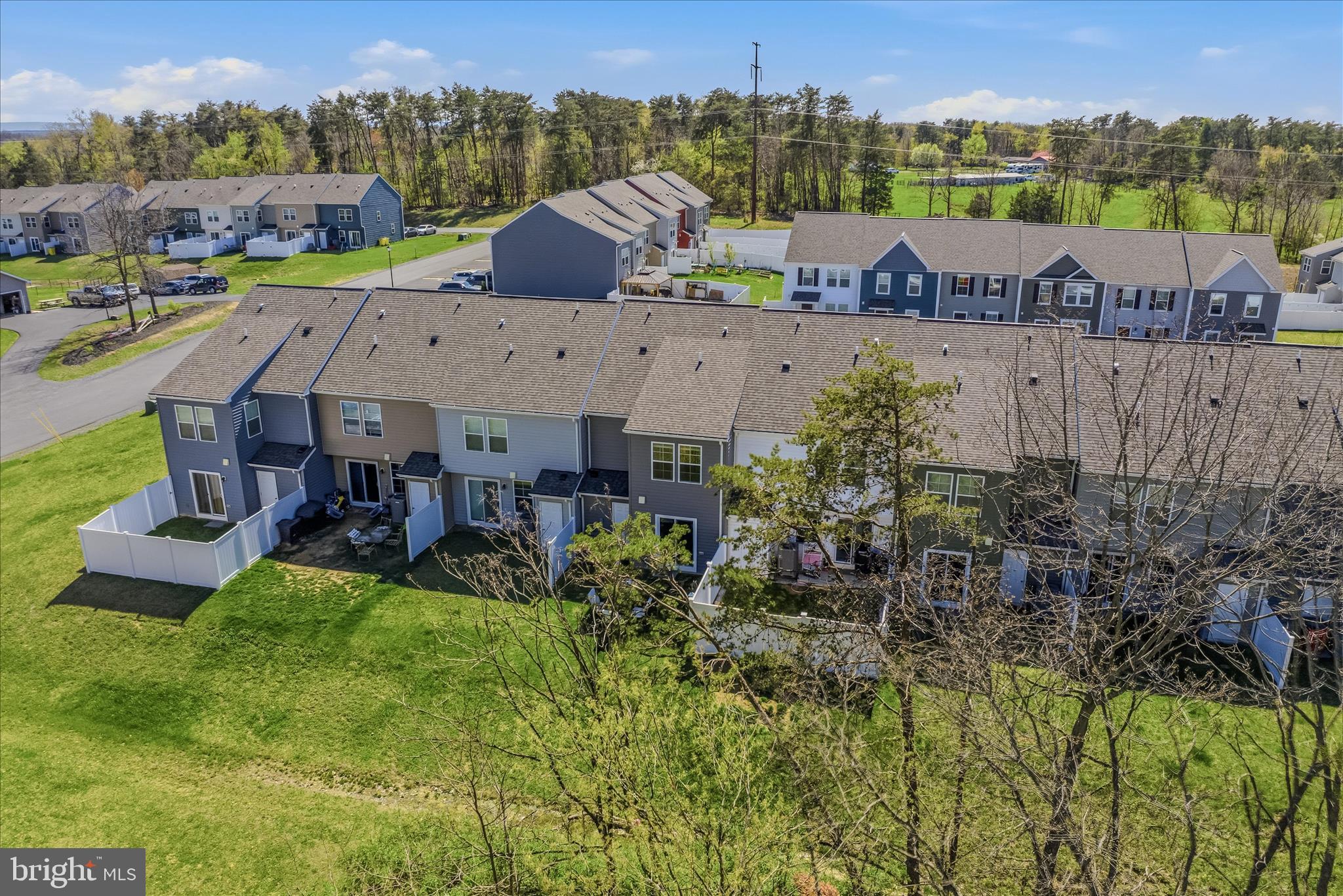 WHISPERING PINES - Residential