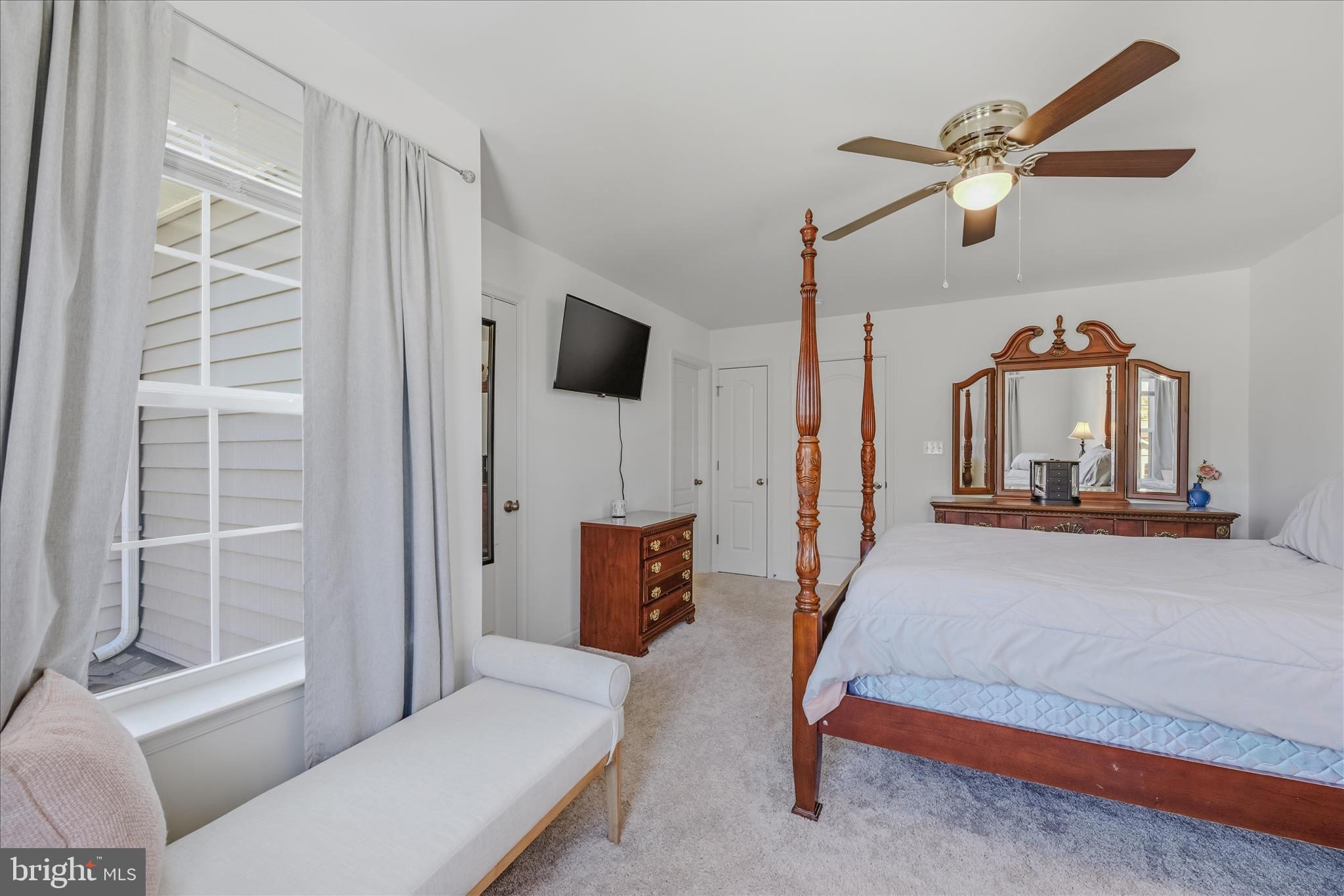 WHISPERING PINES - Residential