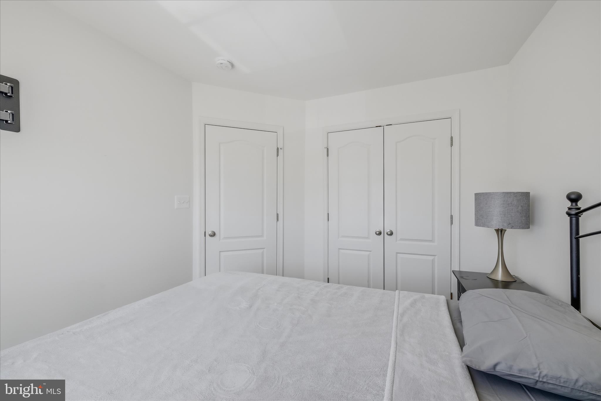 WHISPERING PINES - Residential