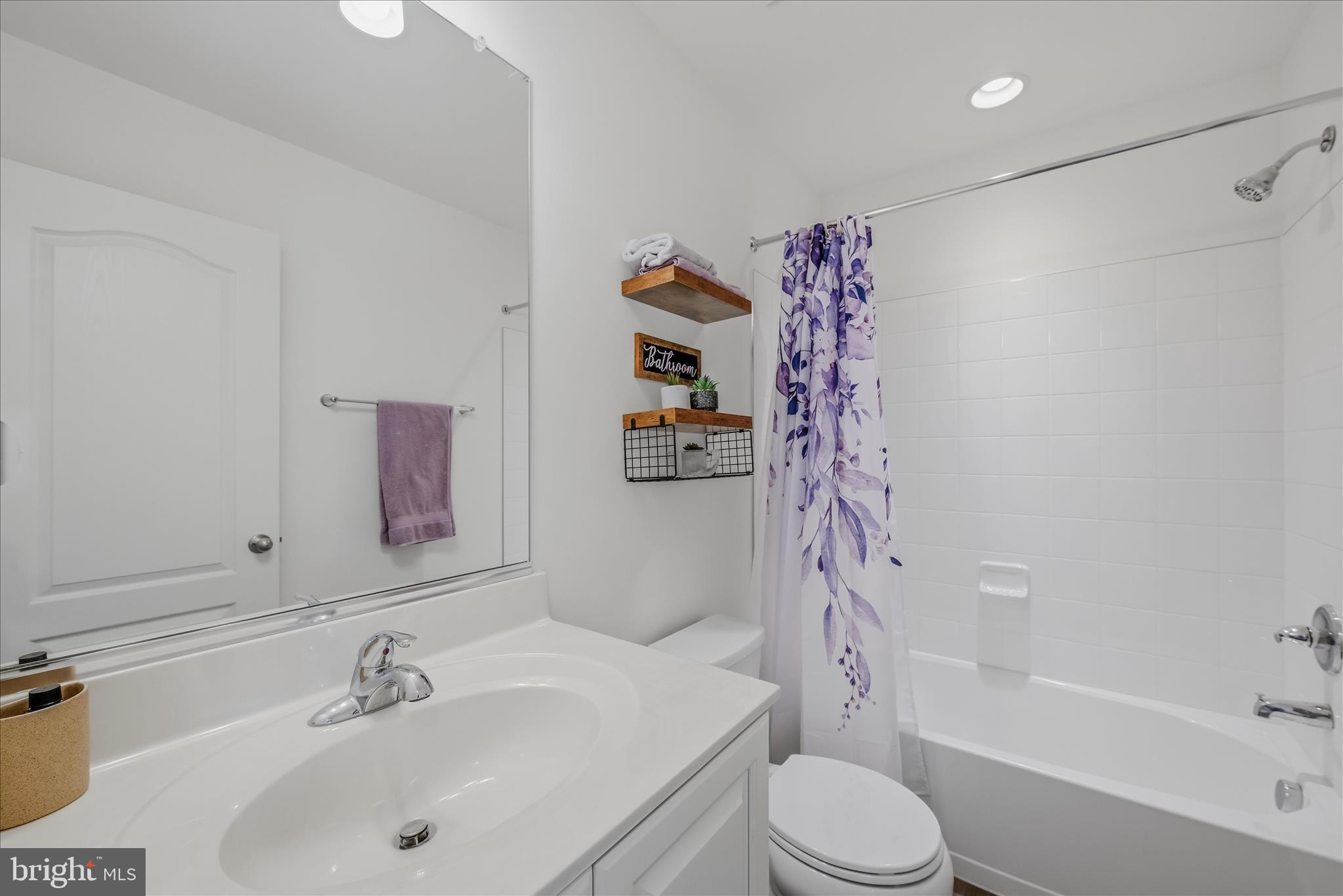 WHISPERING PINES - Residential