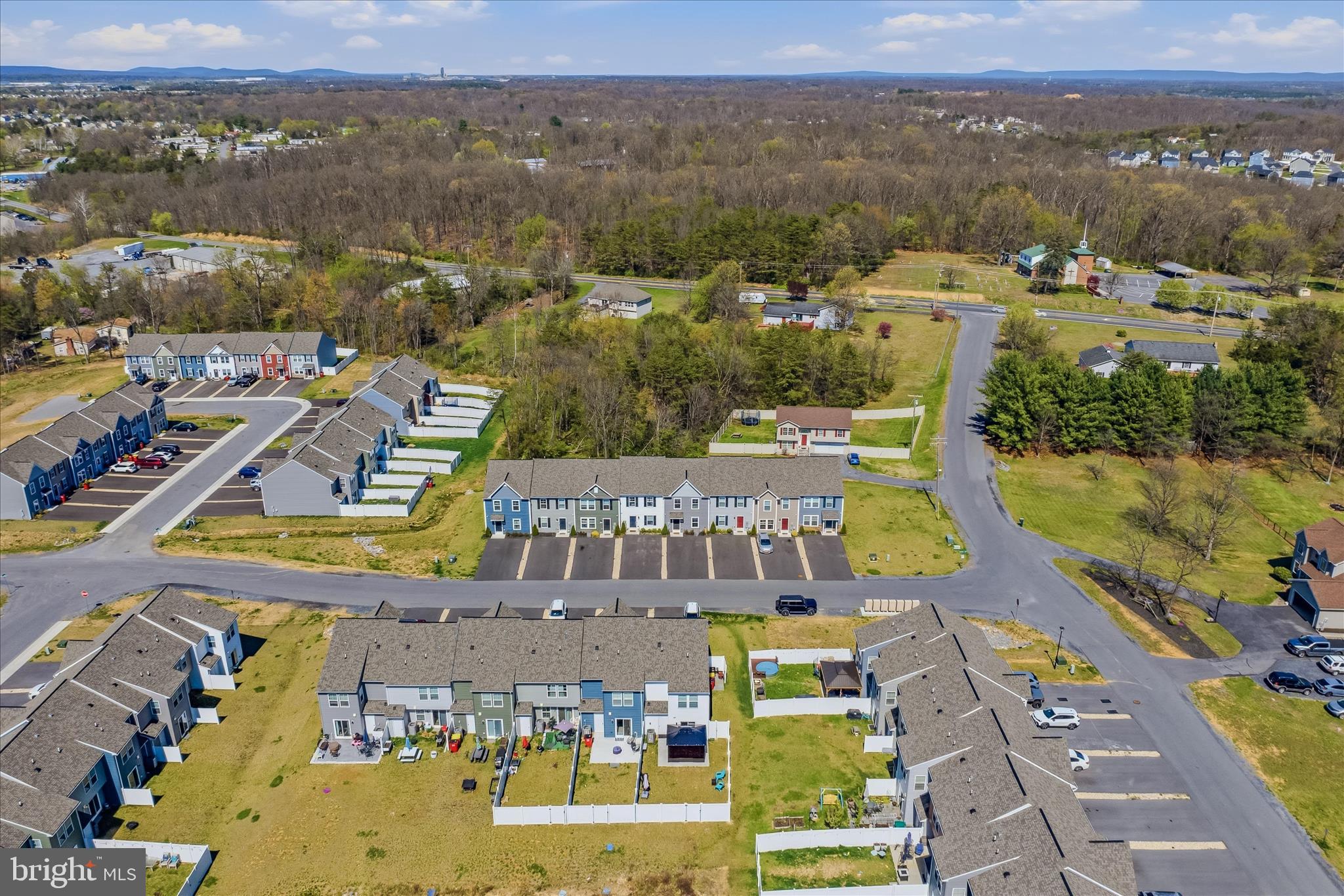 WHISPERING PINES - Residential