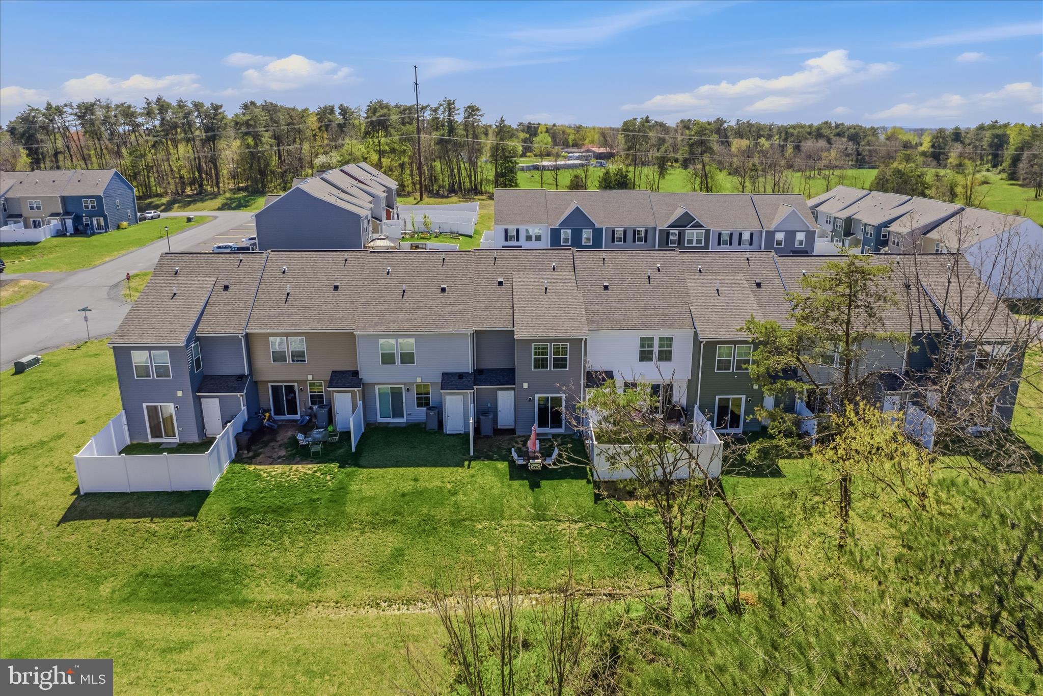 WHISPERING PINES - Residential