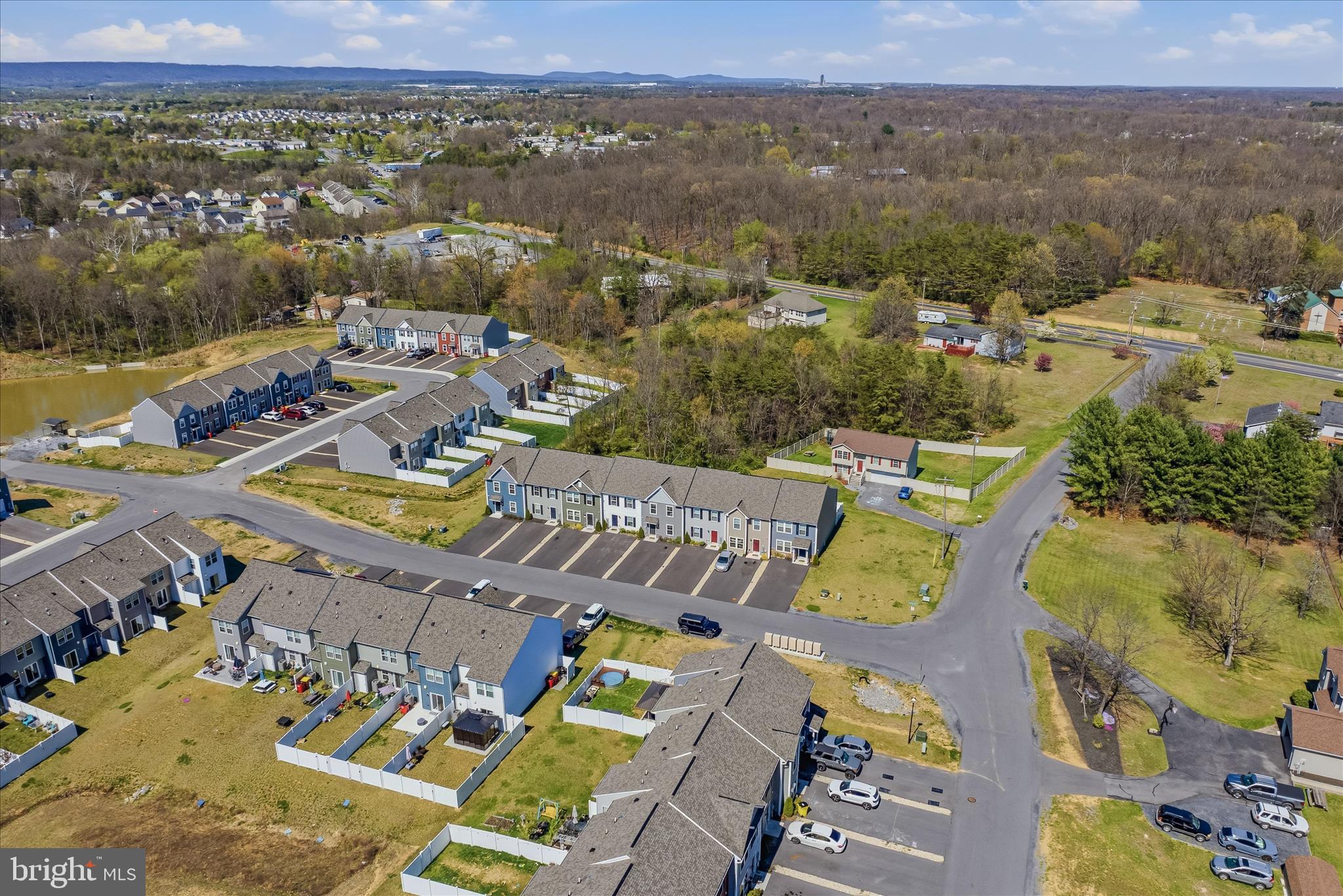 WHISPERING PINES - Residential