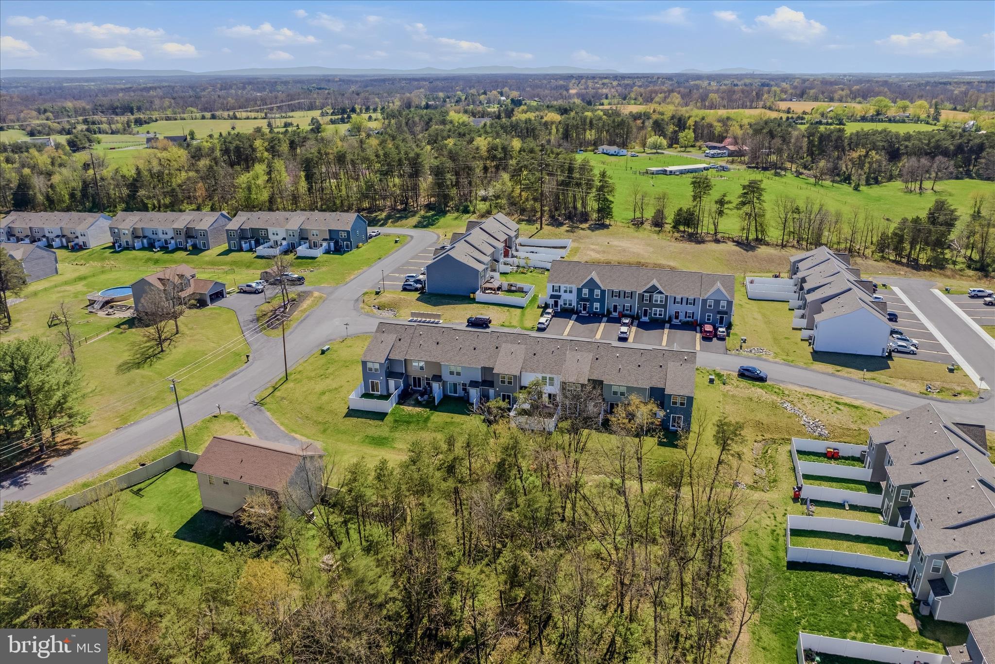 WHISPERING PINES - Residential