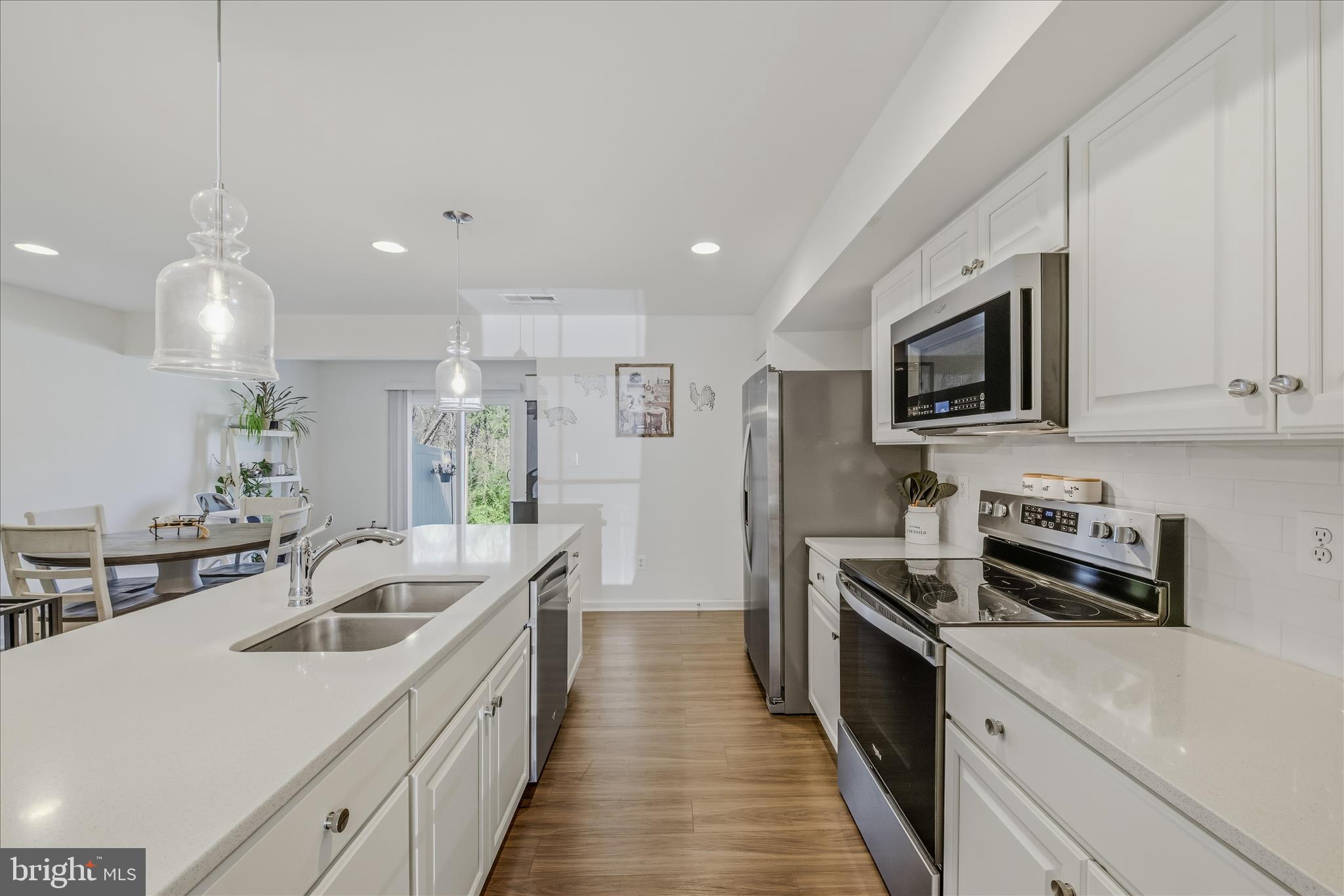 WHISPERING PINES - Residential