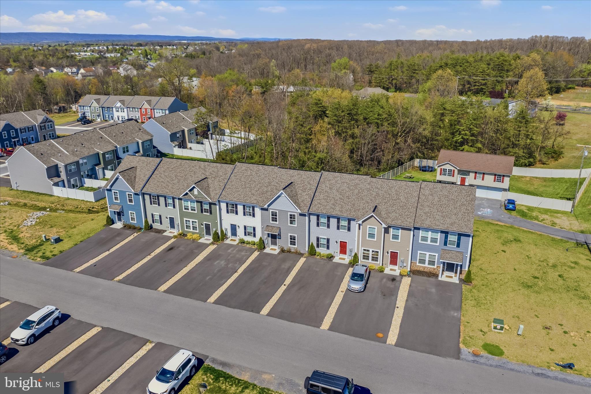 WHISPERING PINES - Residential