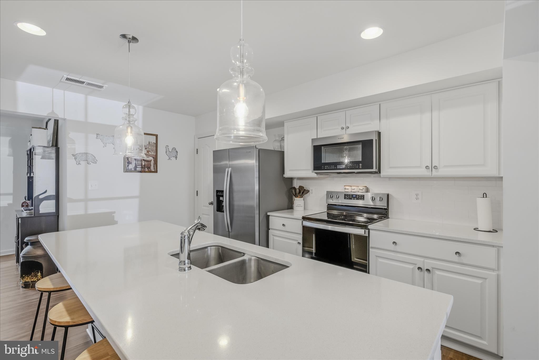 WHISPERING PINES - Residential