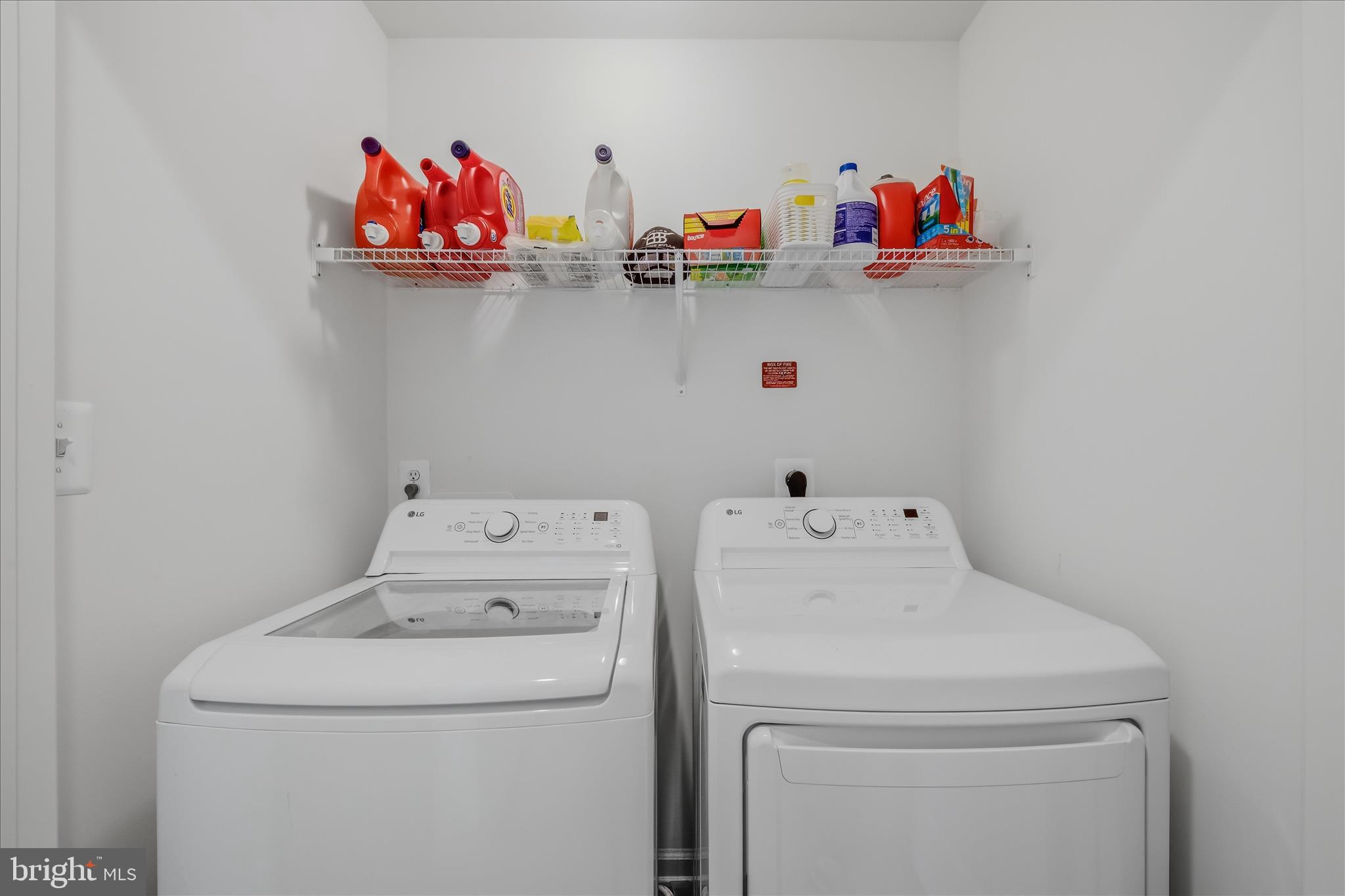 WHISPERING PINES - Residential