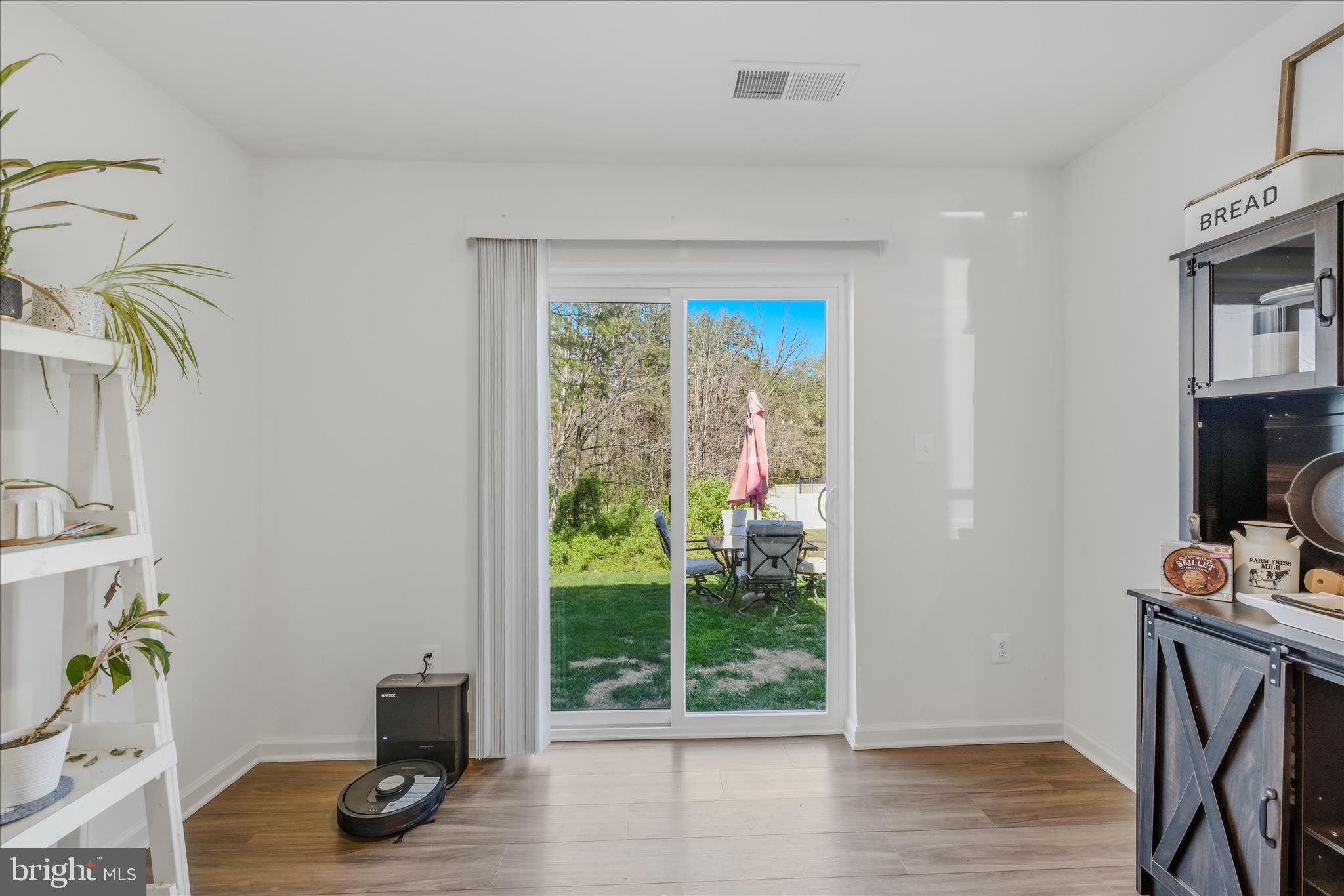 WHISPERING PINES - Residential