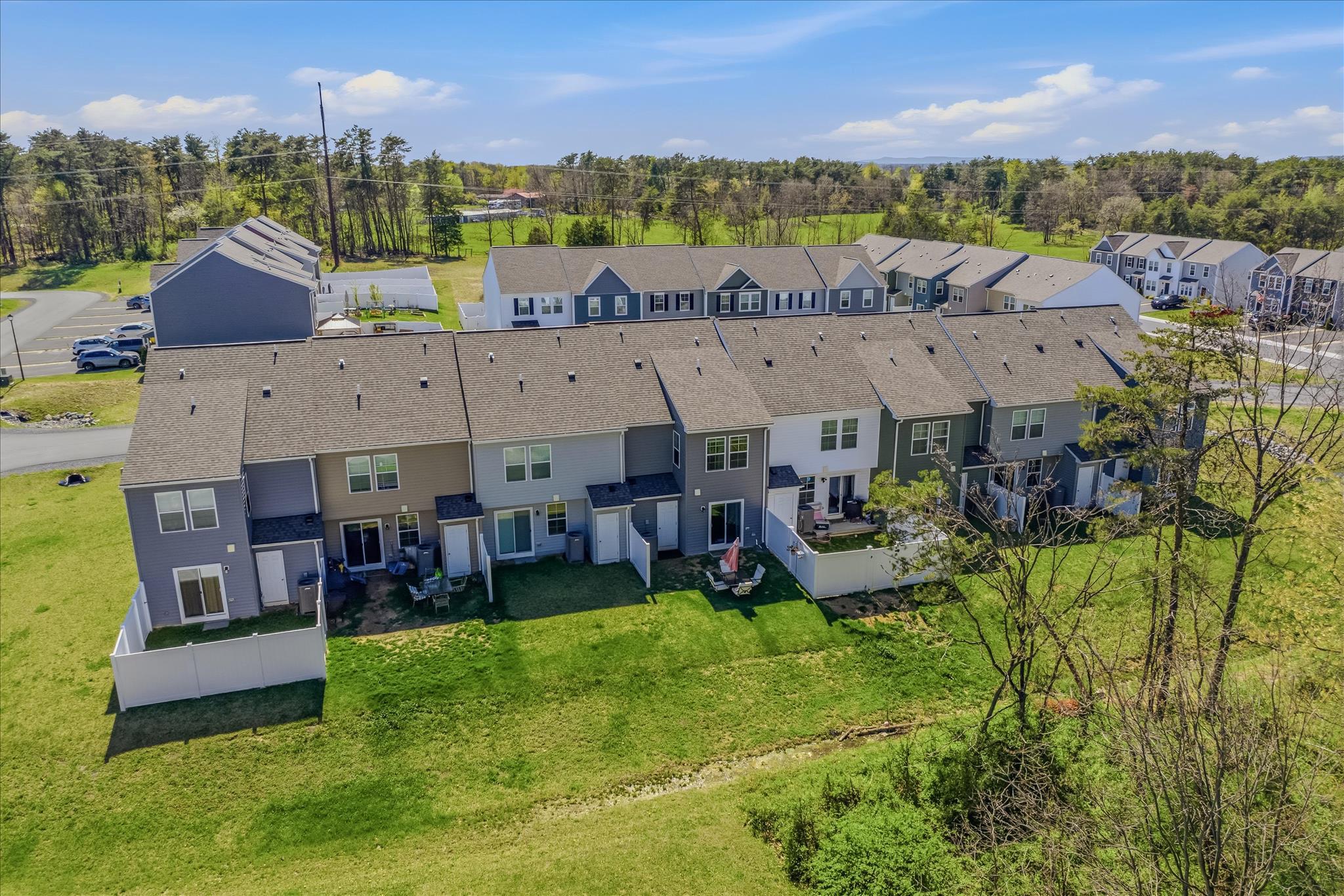 WHISPERING PINES - Residential