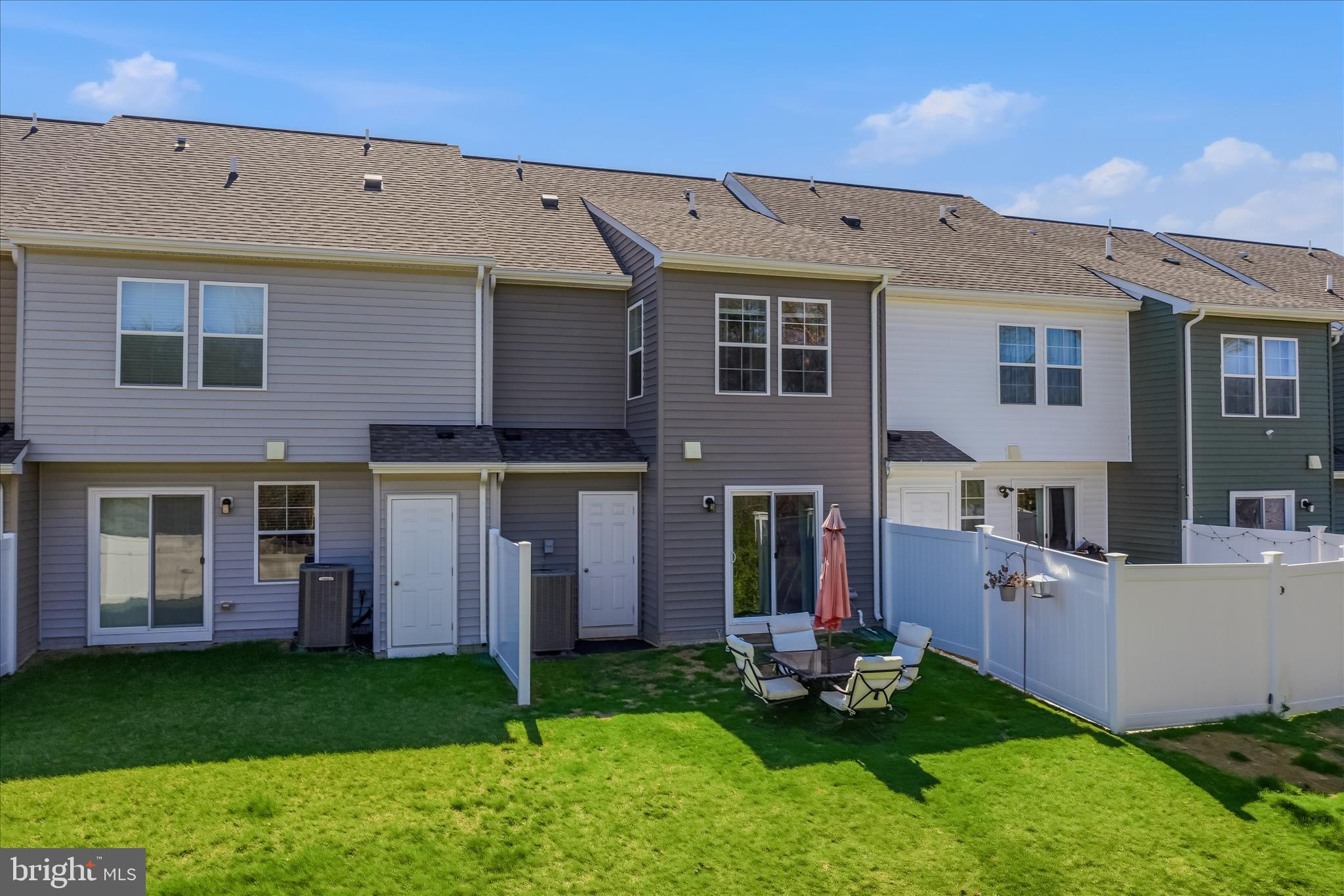 WHISPERING PINES - Residential