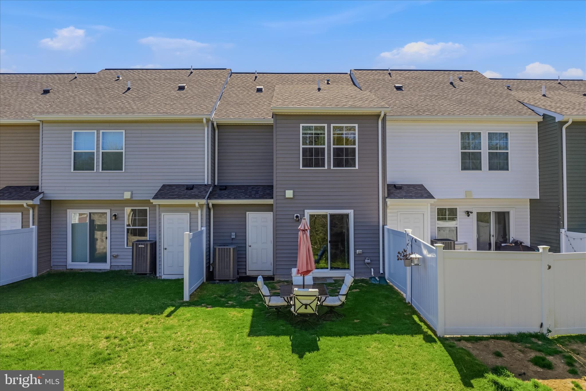 WHISPERING PINES - Residential