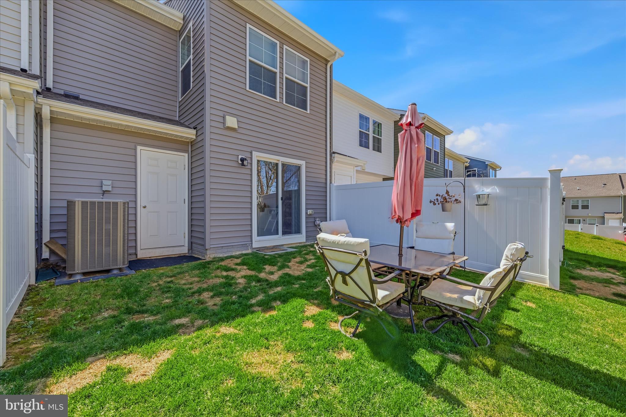 WHISPERING PINES - Residential