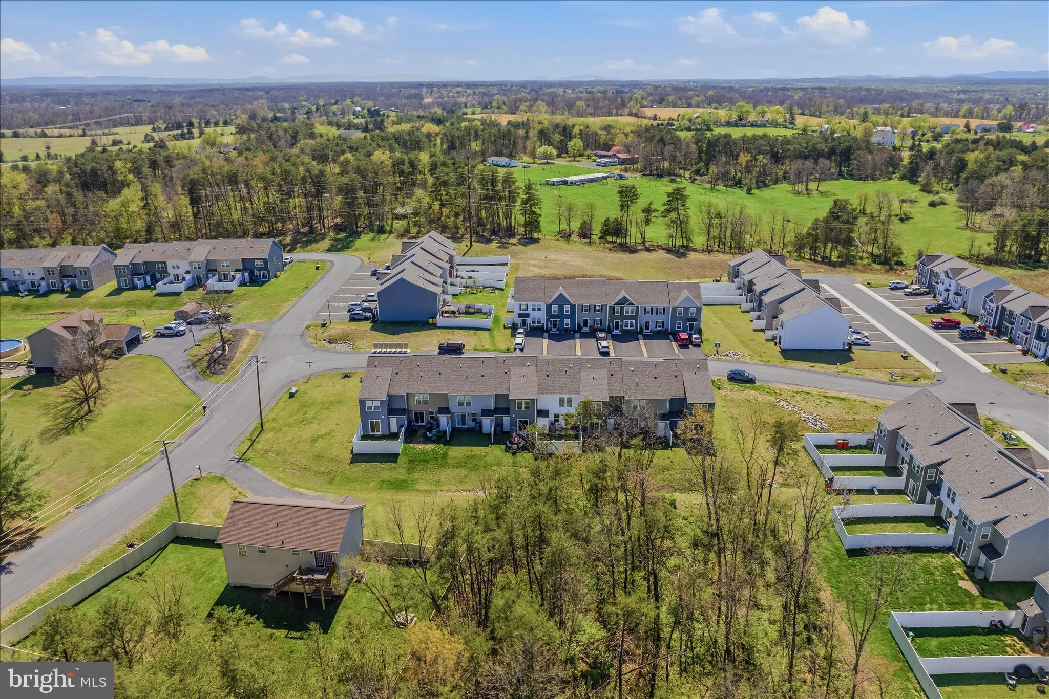 WHISPERING PINES - Residential